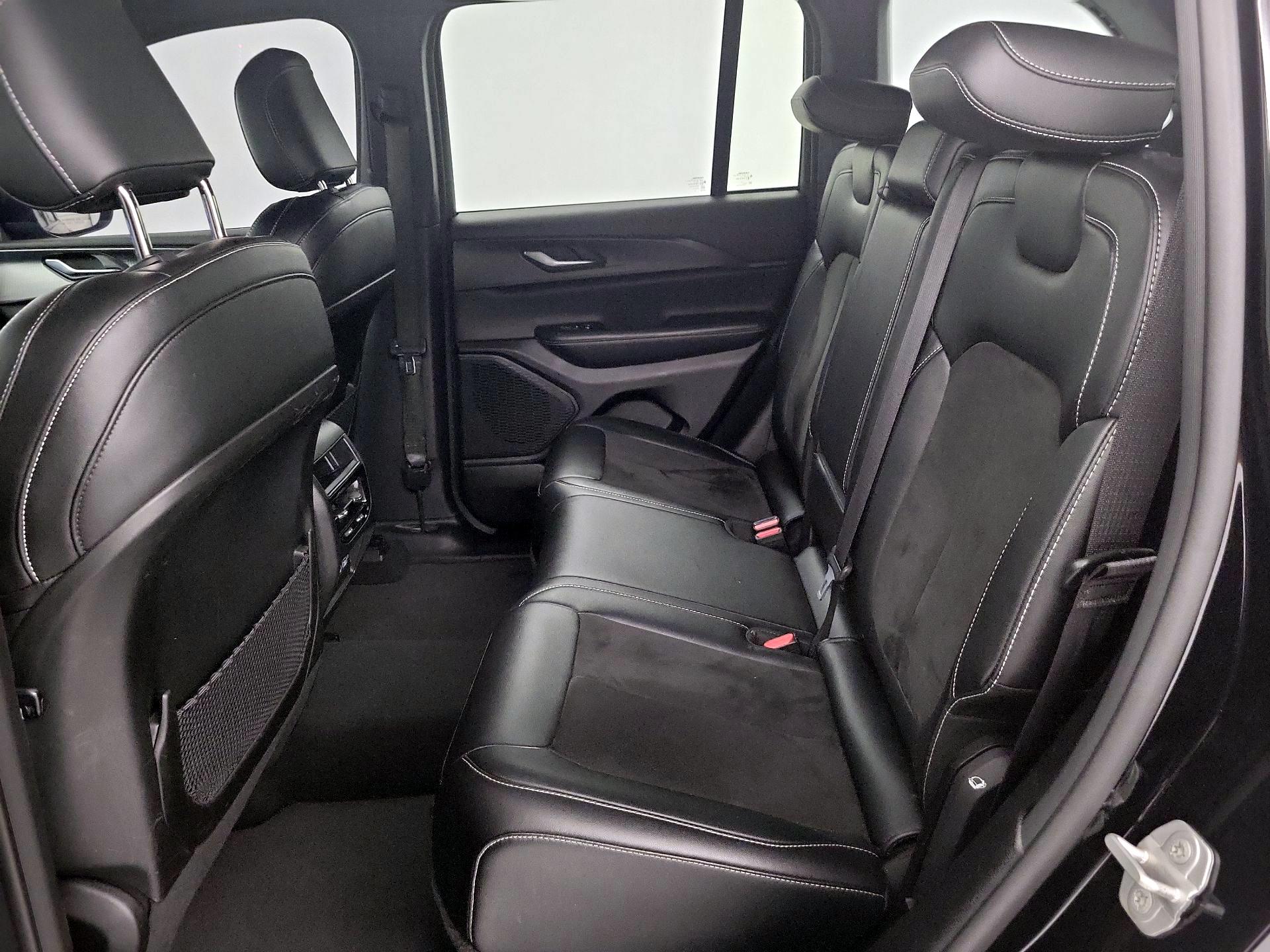 Thumbnail: 2023 Jeep Grand Cherokee - 19