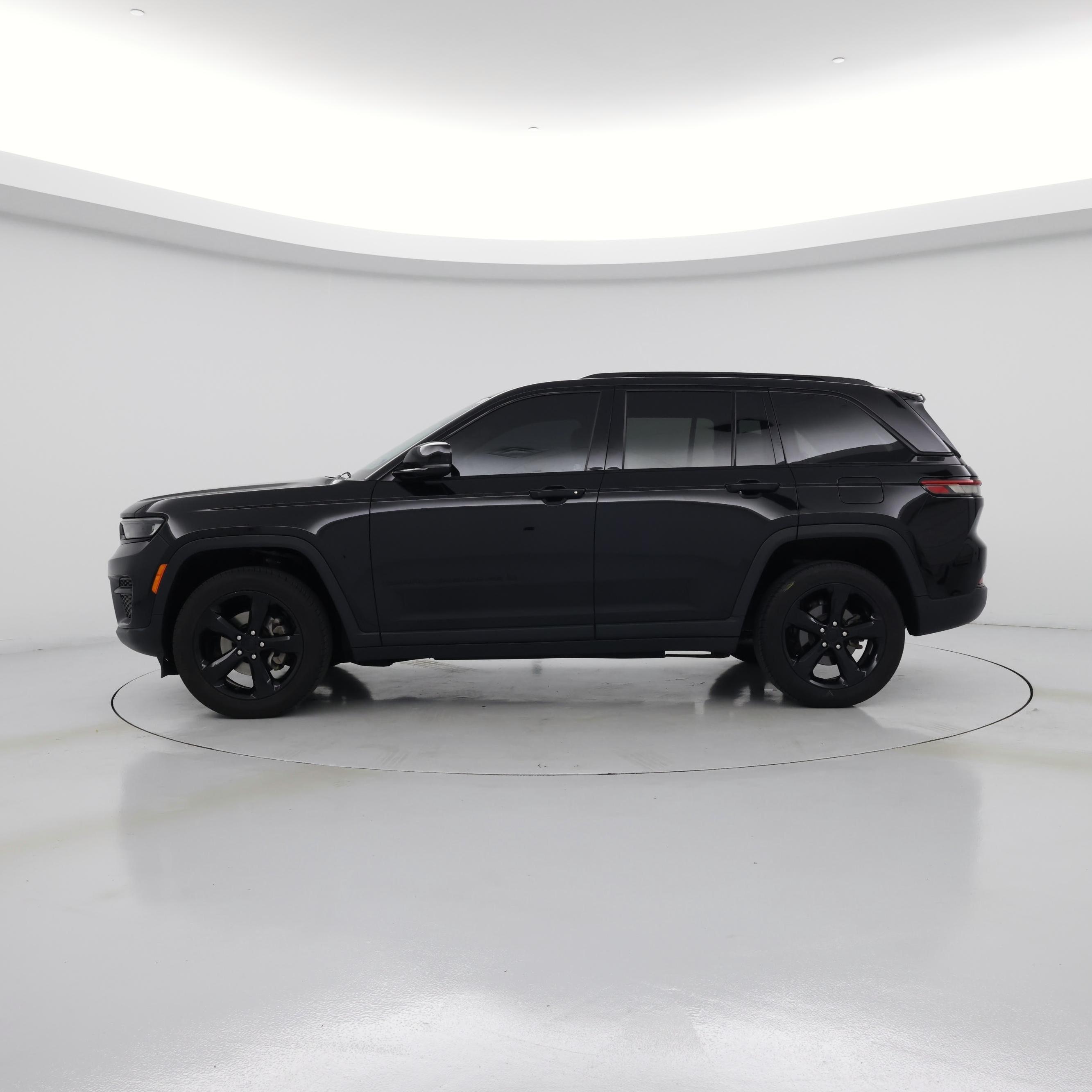 Thumbnail: 2023 Jeep Grand Cherokee - 3