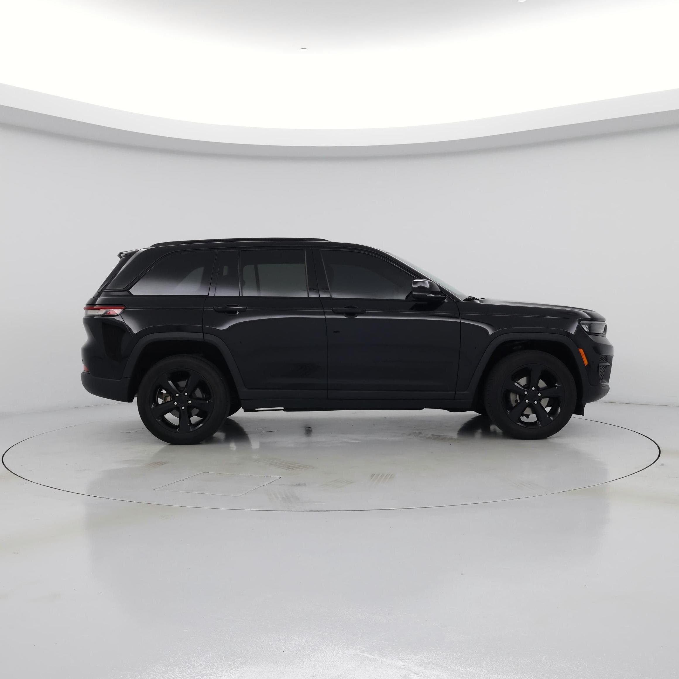 Thumbnail: 2023 Jeep Grand Cherokee - 7