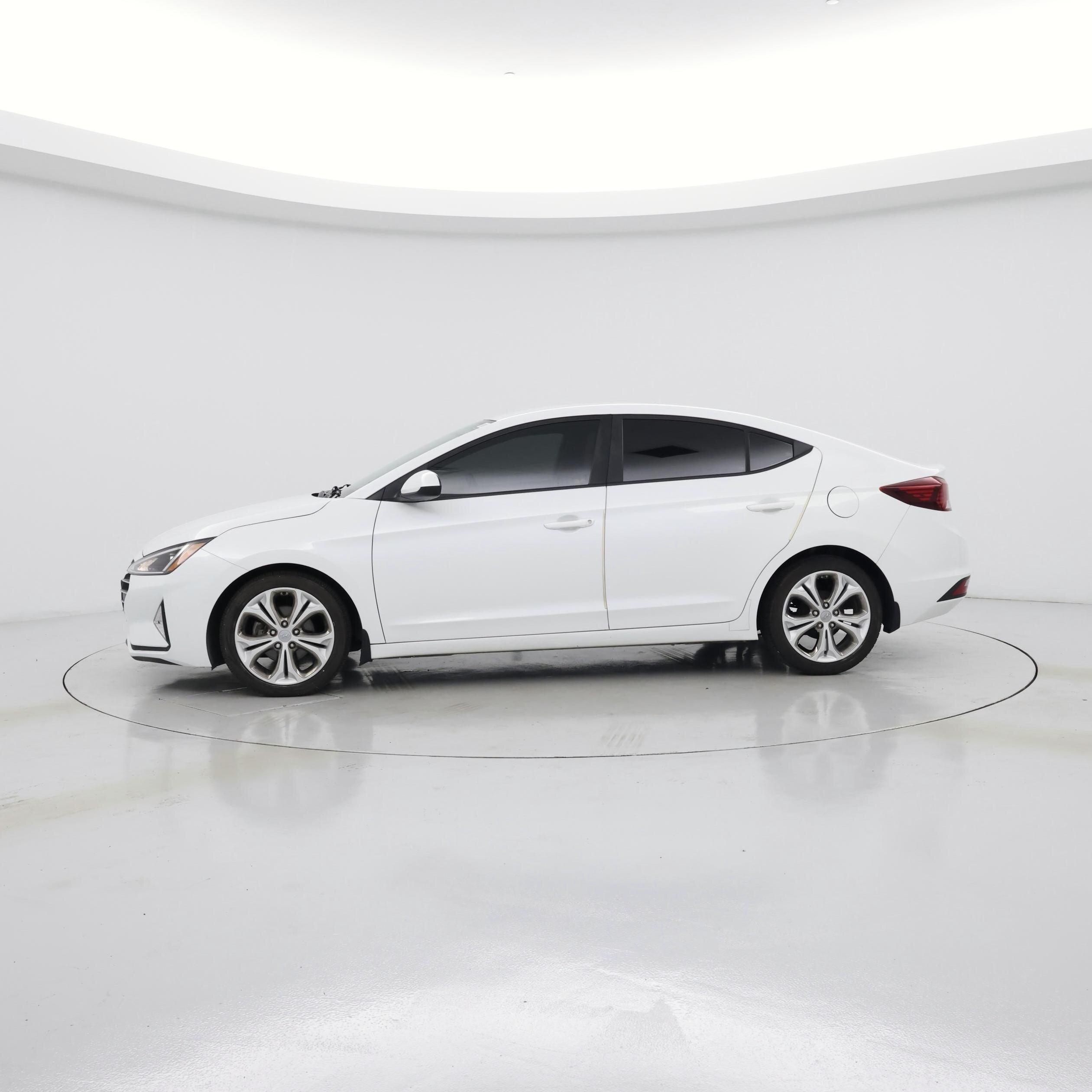 Thumbnail: 2019 Hyundai Elantra - 3