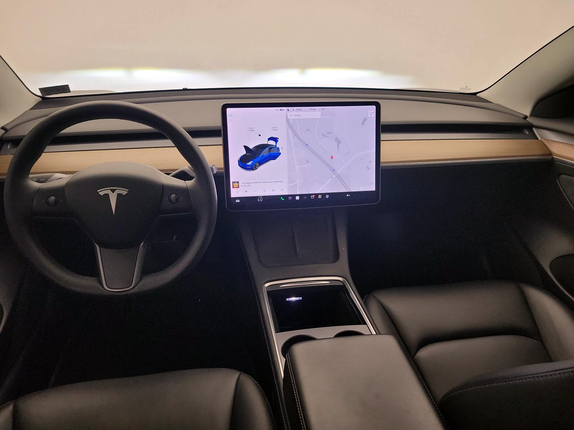 Thumbnail: 2022 Tesla Model 3 - 9