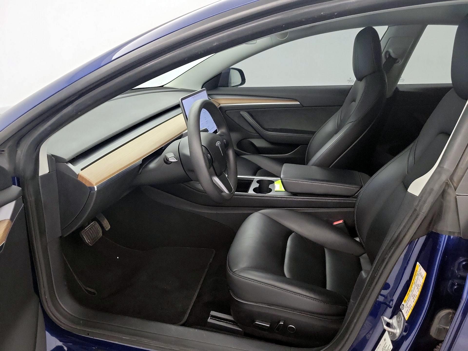 Thumbnail: 2022 Tesla Model 3 - 11