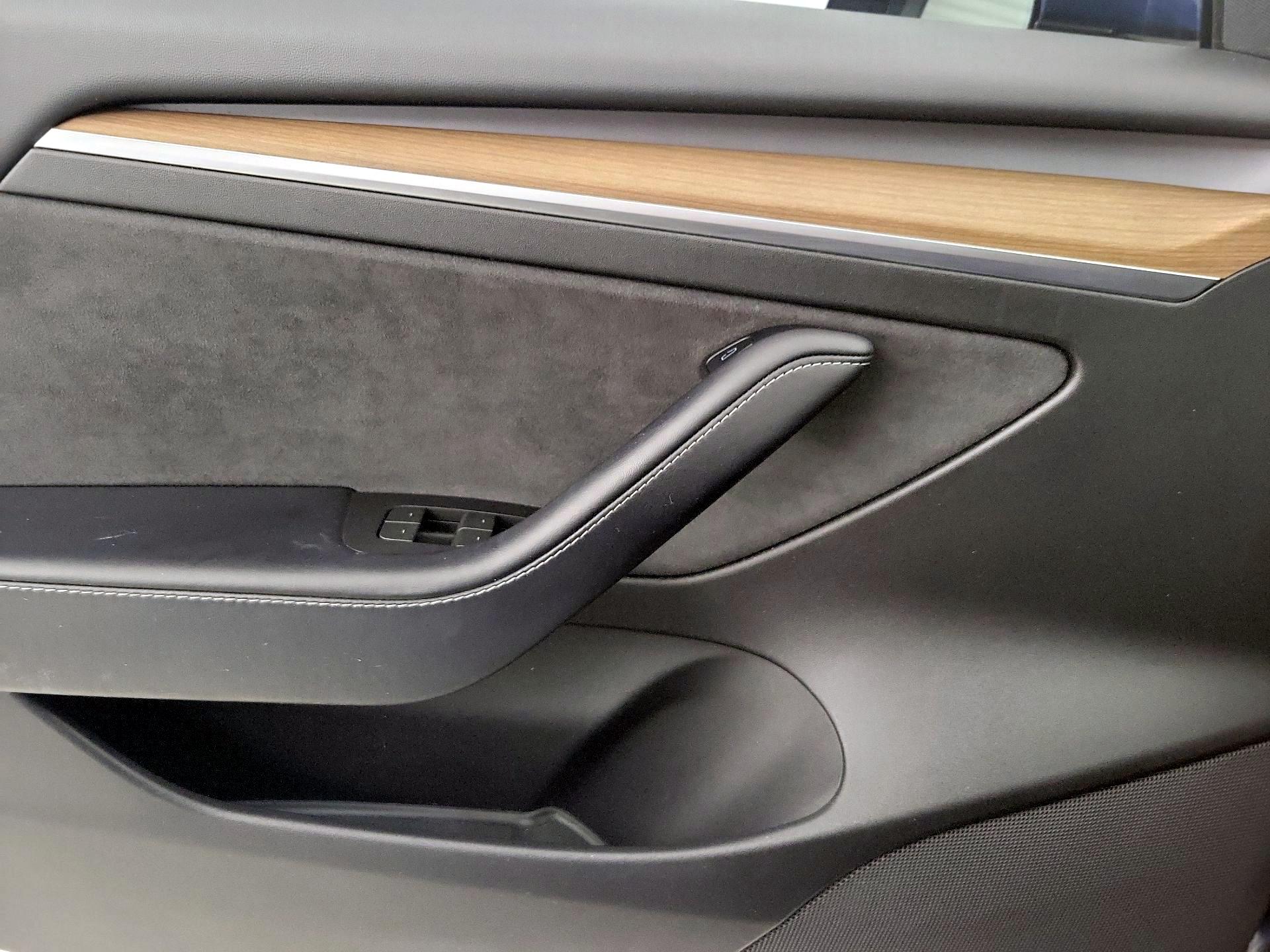 Thumbnail: 2022 Tesla Model 3 - 12