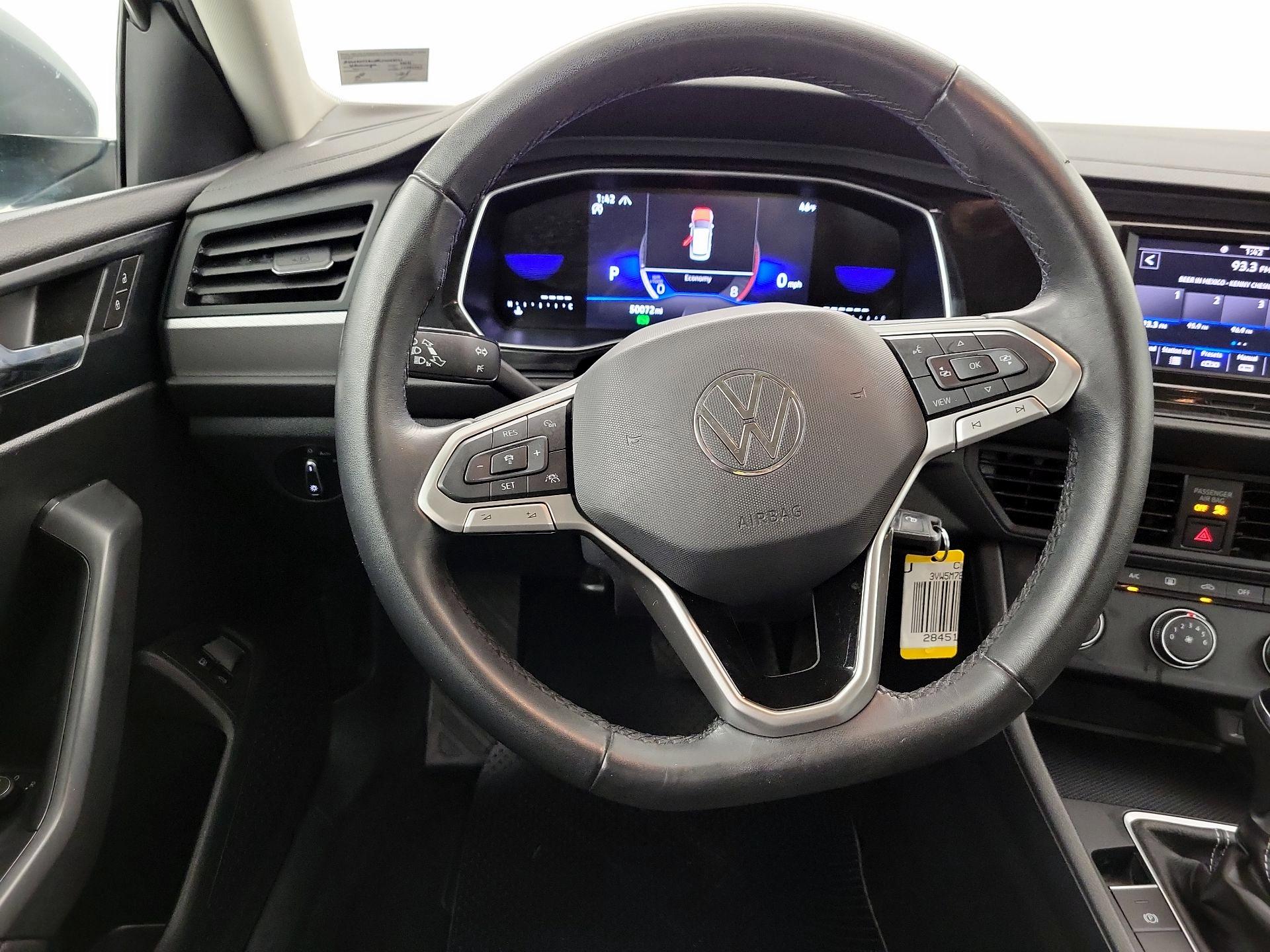 Thumbnail: 2024 Volkswagen Jetta - 10
