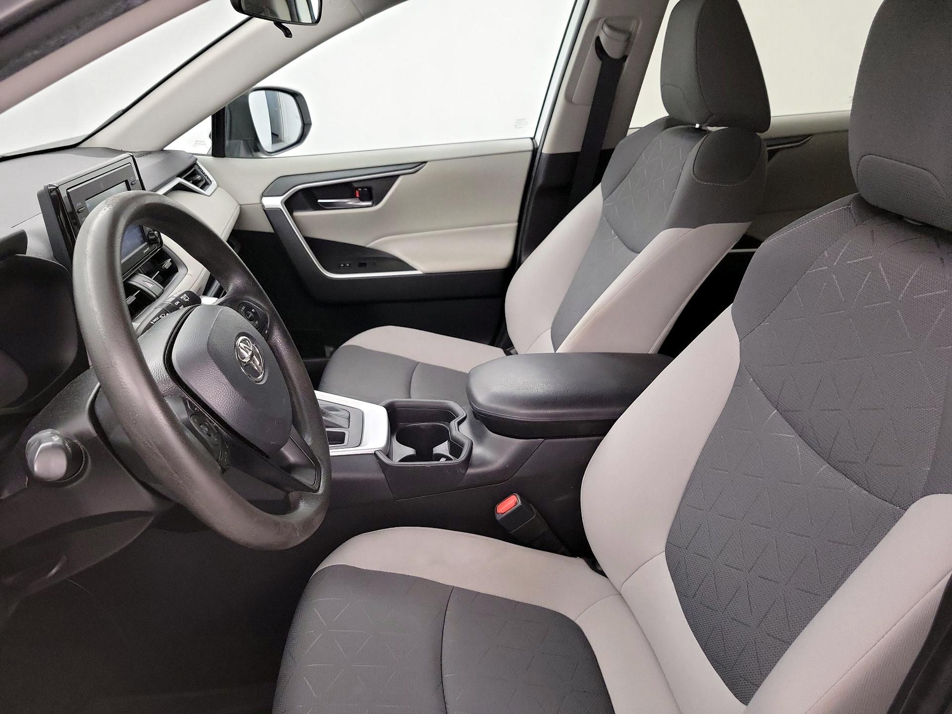 Thumbnail: 2021 Toyota RAV4 - 11