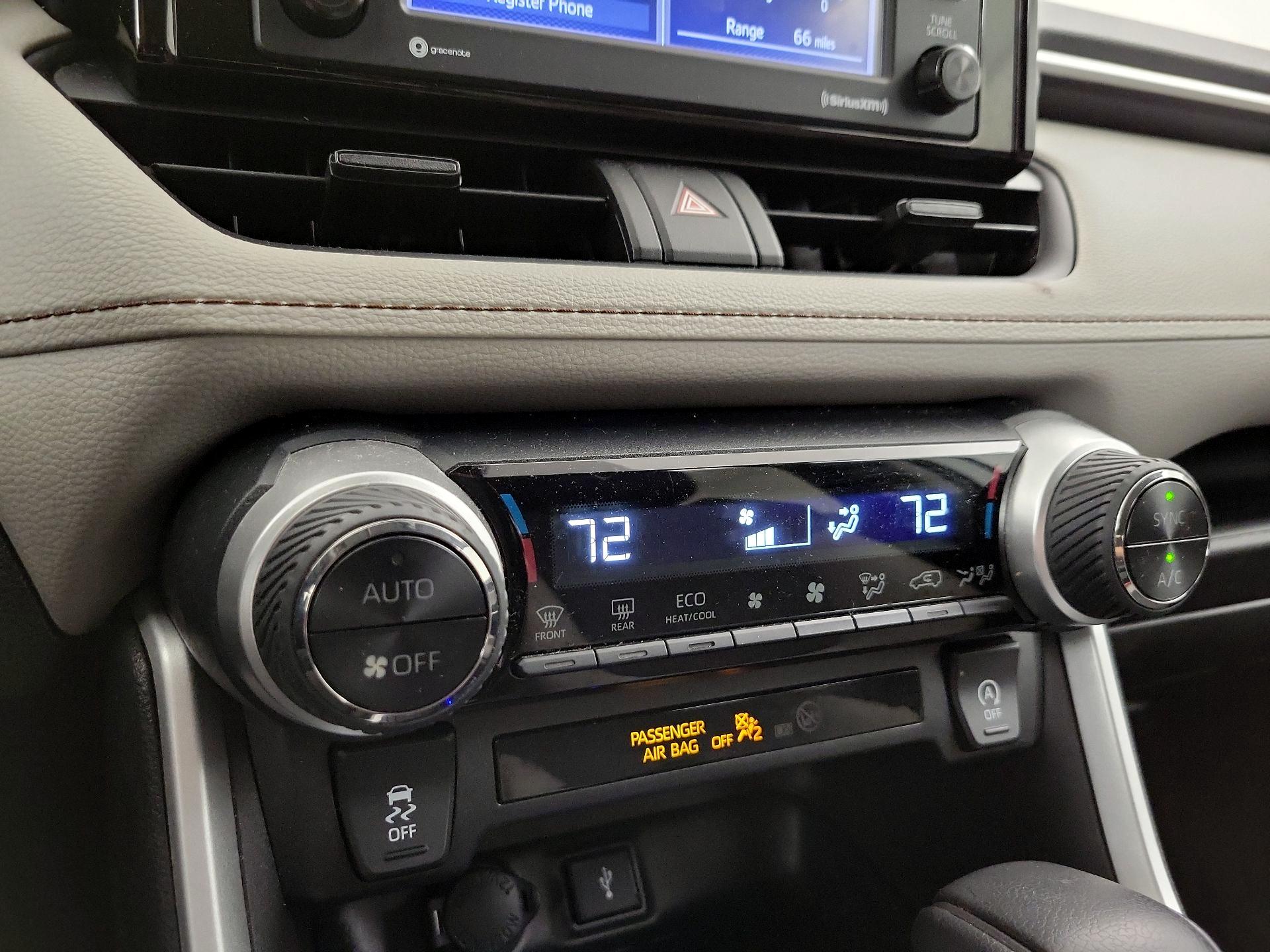 Thumbnail: 2021 Toyota RAV4 - 16