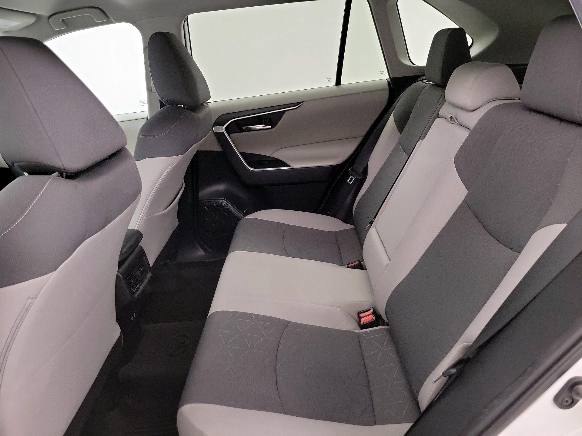 Thumbnail: 2021 Toyota RAV4 - 19