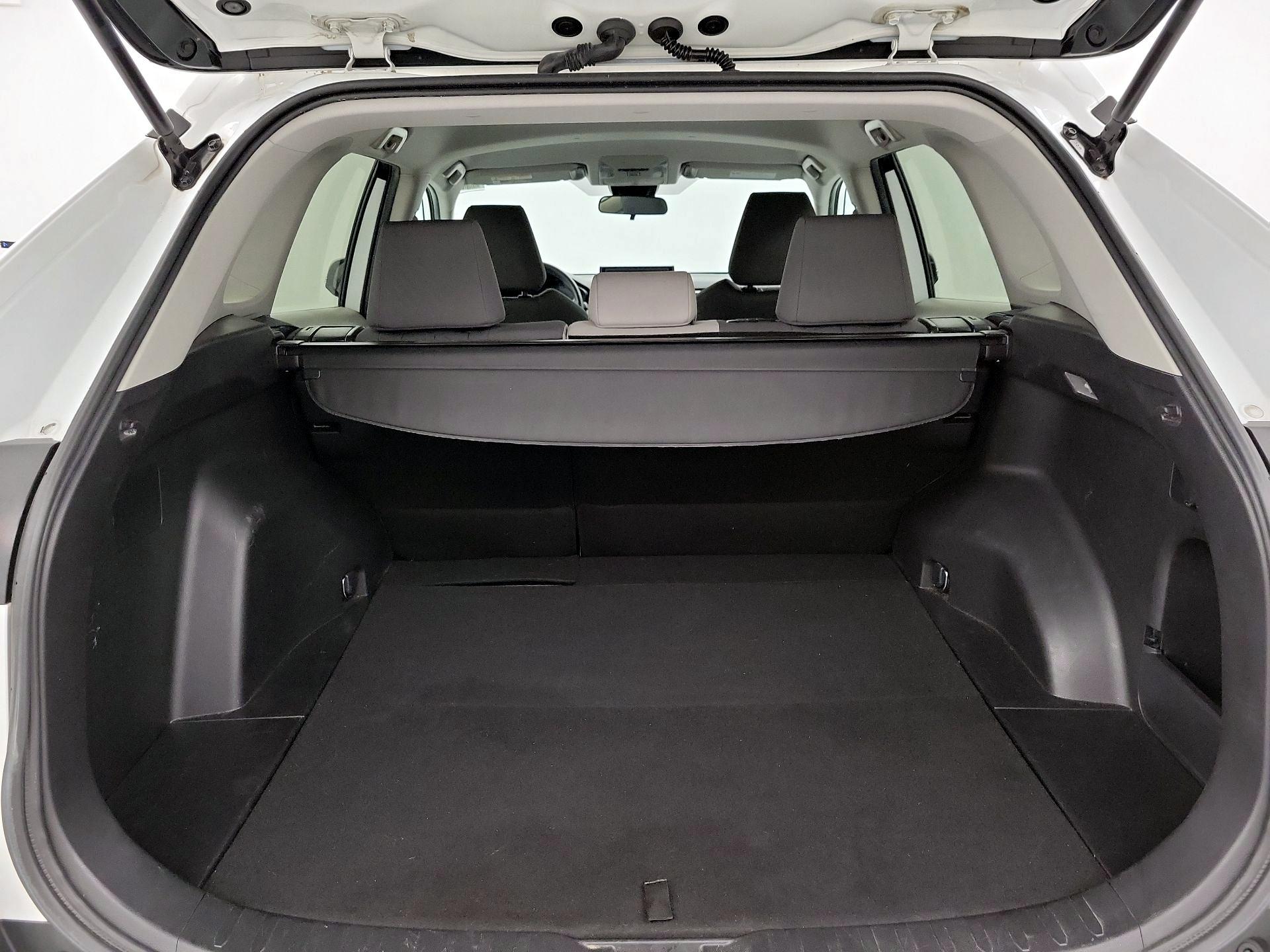 Thumbnail: 2021 Toyota RAV4 - 20