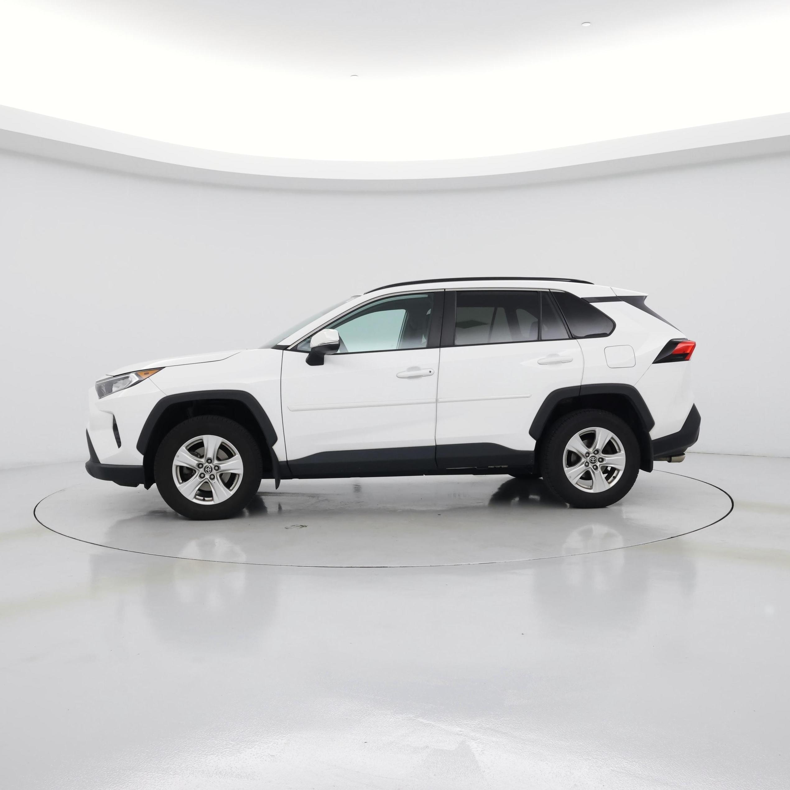 Thumbnail: 2021 Toyota RAV4 - 3