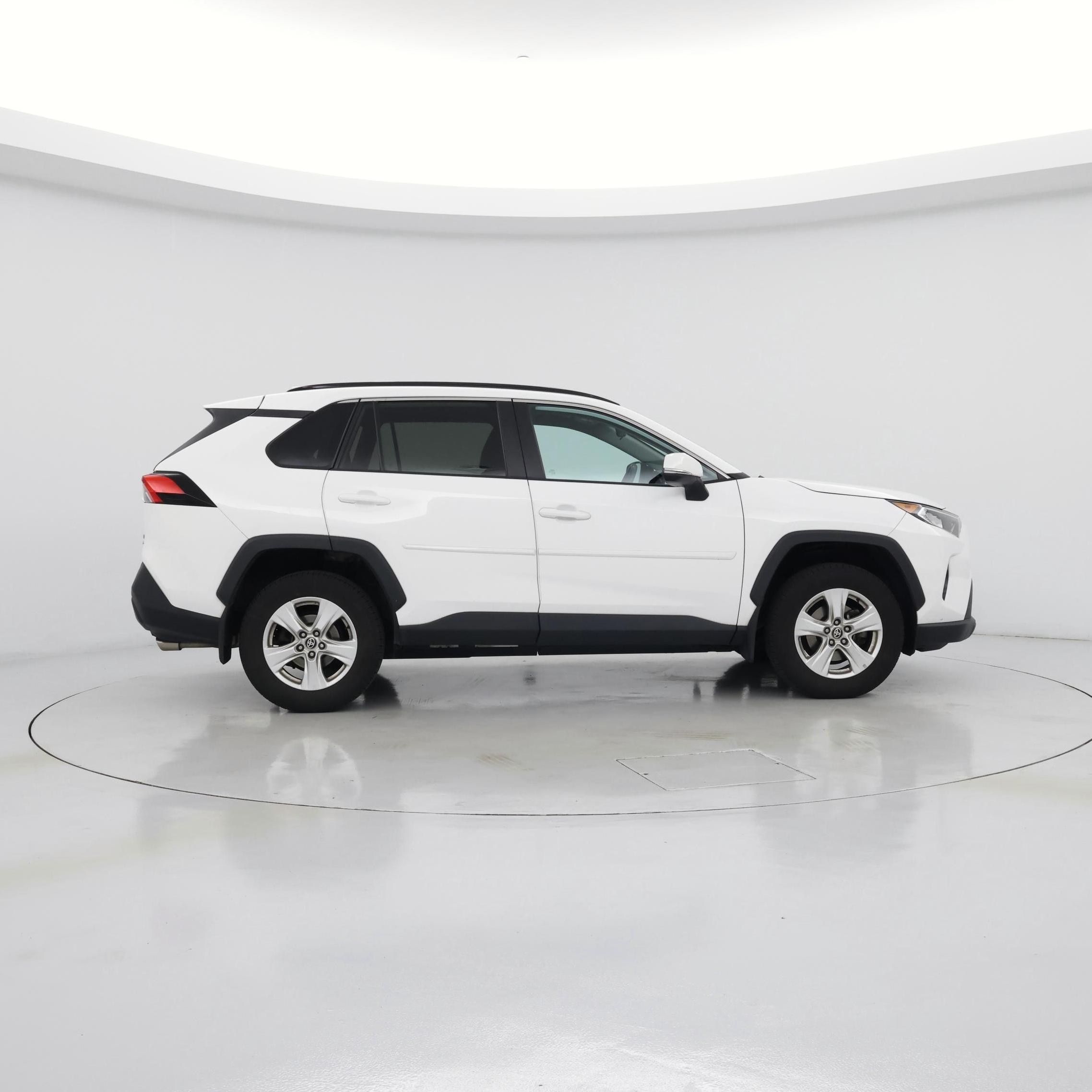 Thumbnail: 2021 Toyota RAV4 - 7