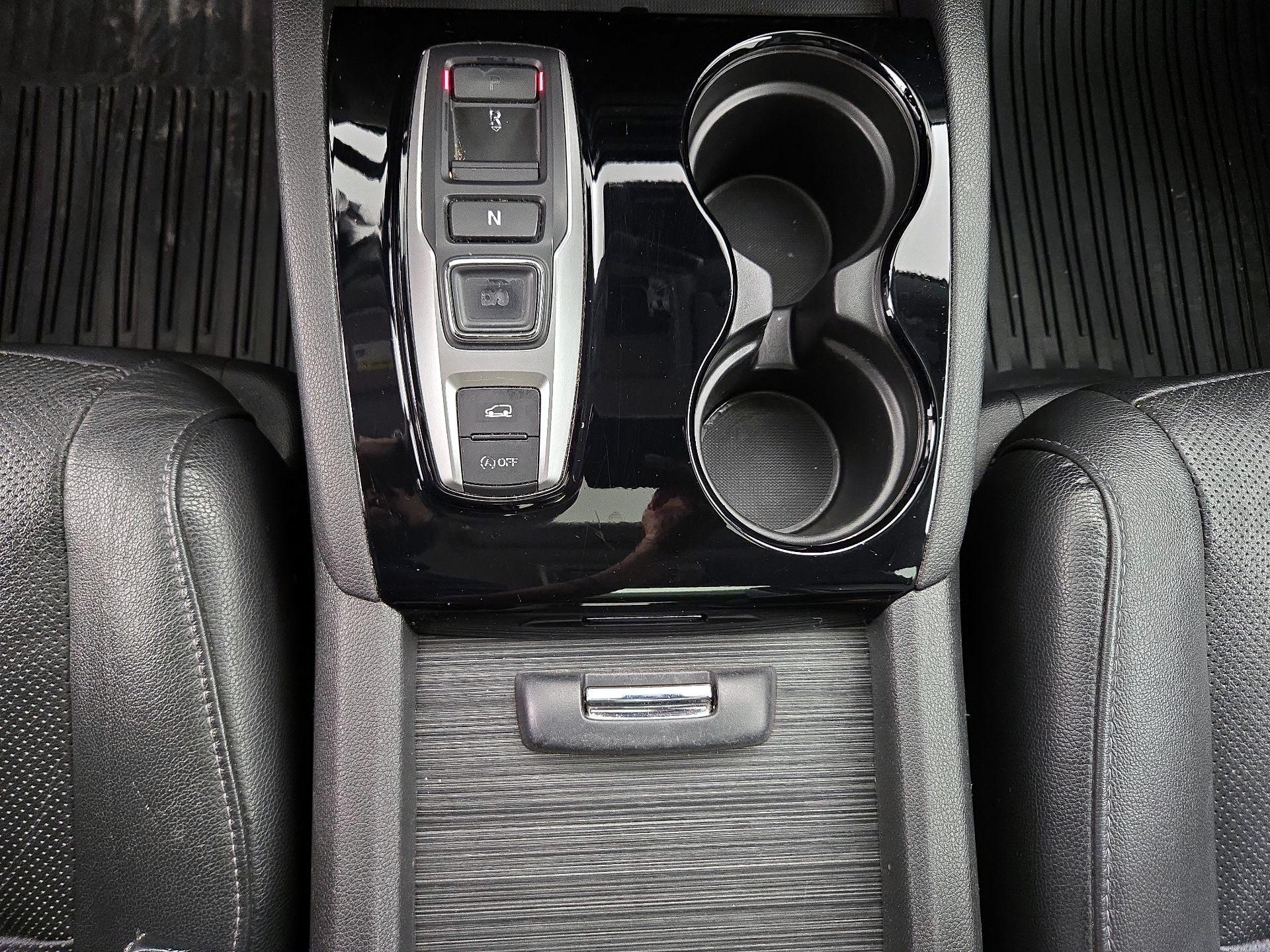 Thumbnail: 2018 Honda Pilot - 18