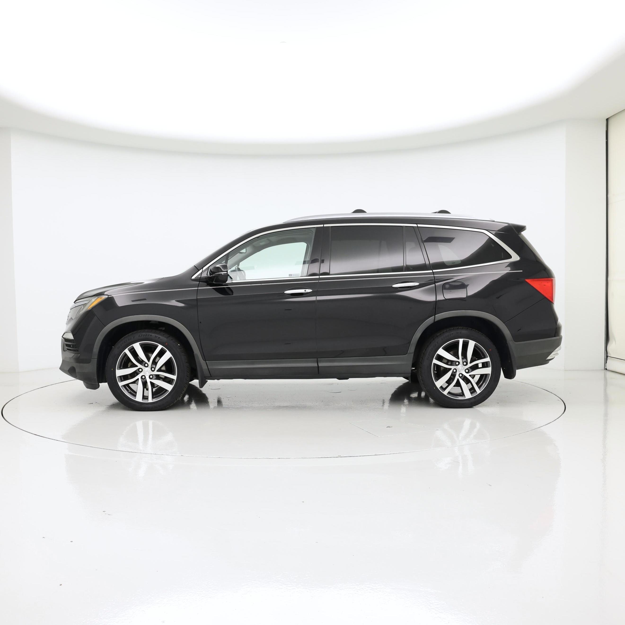 Thumbnail: 2018 Honda Pilot - 3
