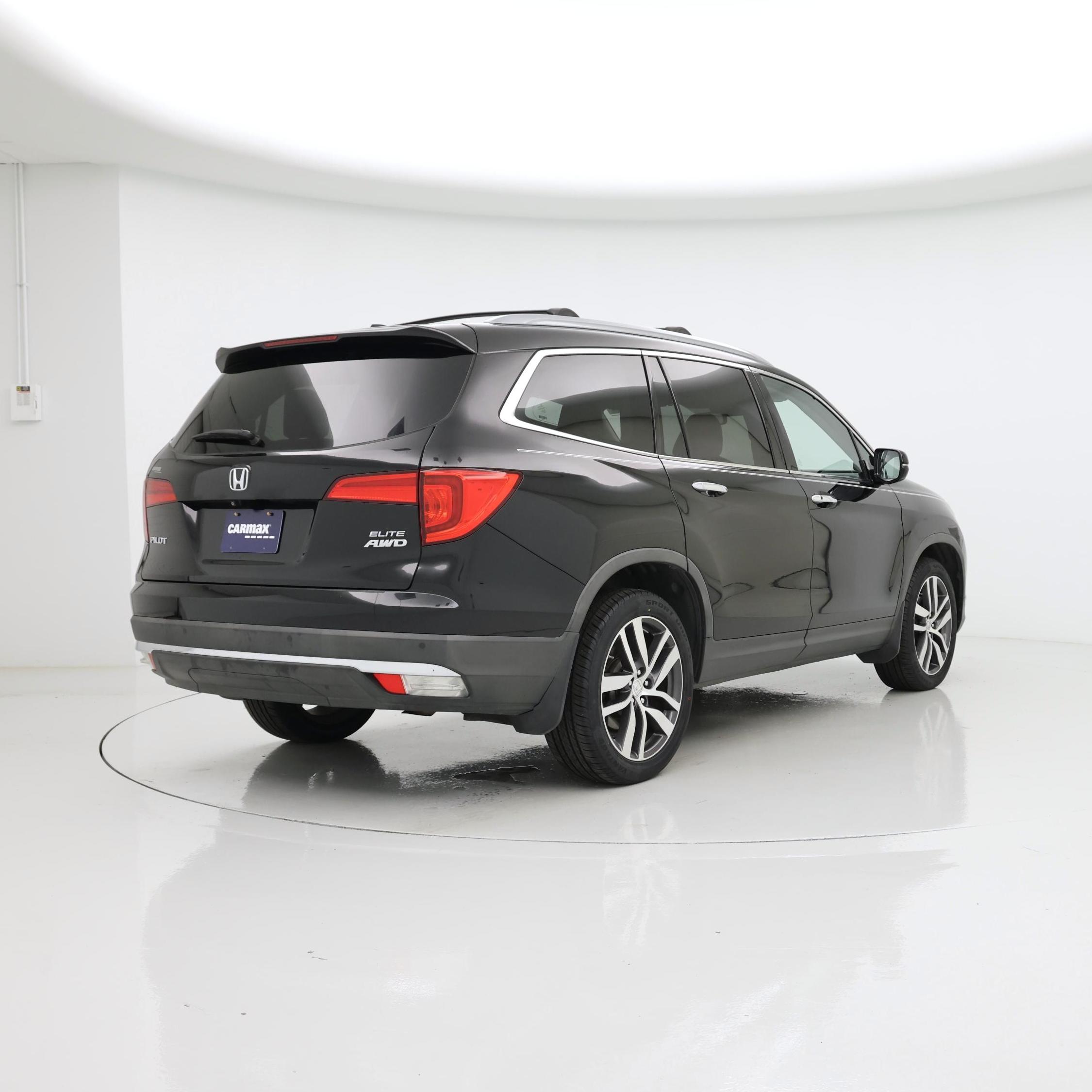 Thumbnail: 2018 Honda Pilot - 8