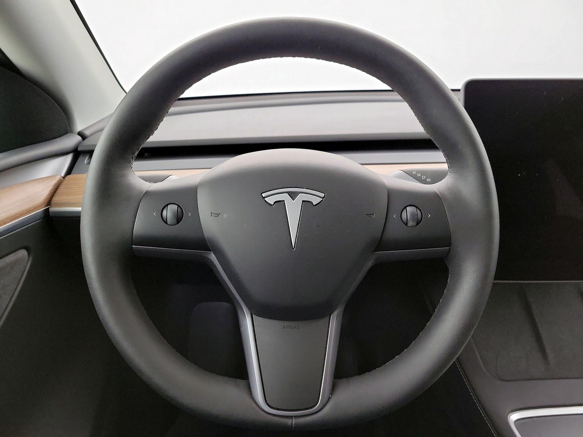 Thumbnail: 2025 Tesla Model Y - 10