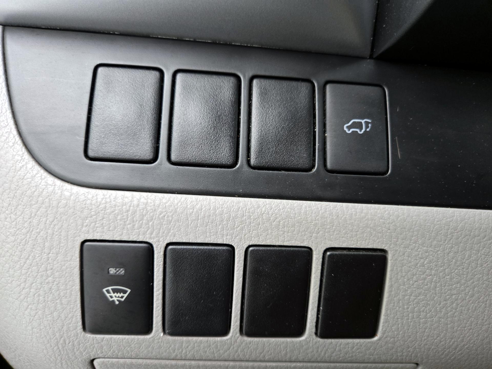 Thumbnail: 2016 Toyota Highlander - 13