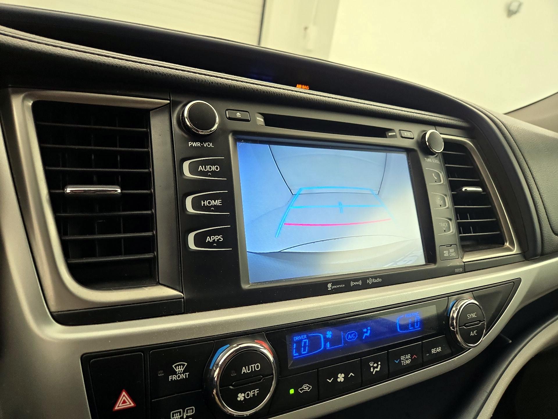 Thumbnail: 2016 Toyota Highlander - 15