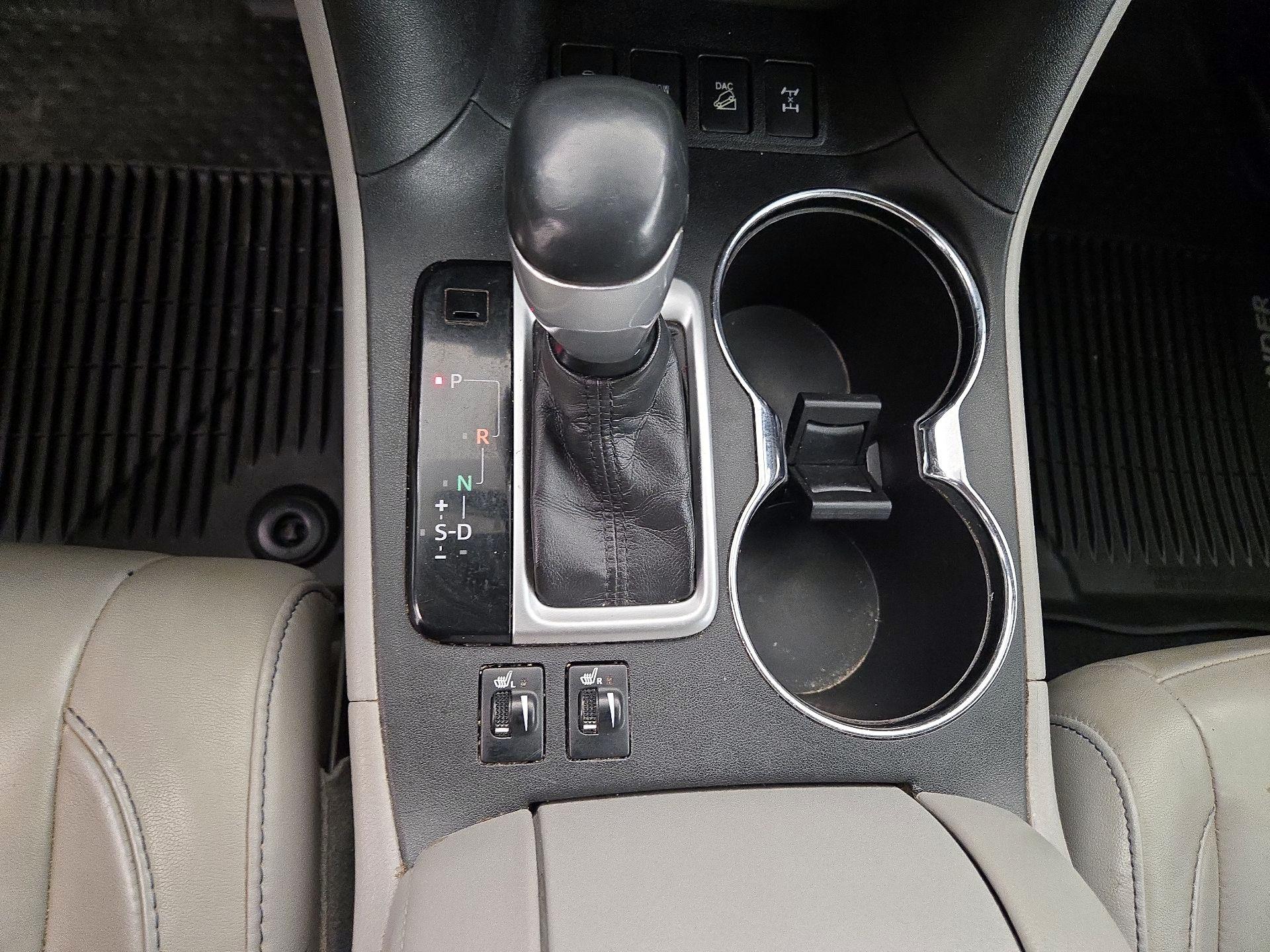 Thumbnail: 2016 Toyota Highlander - 18