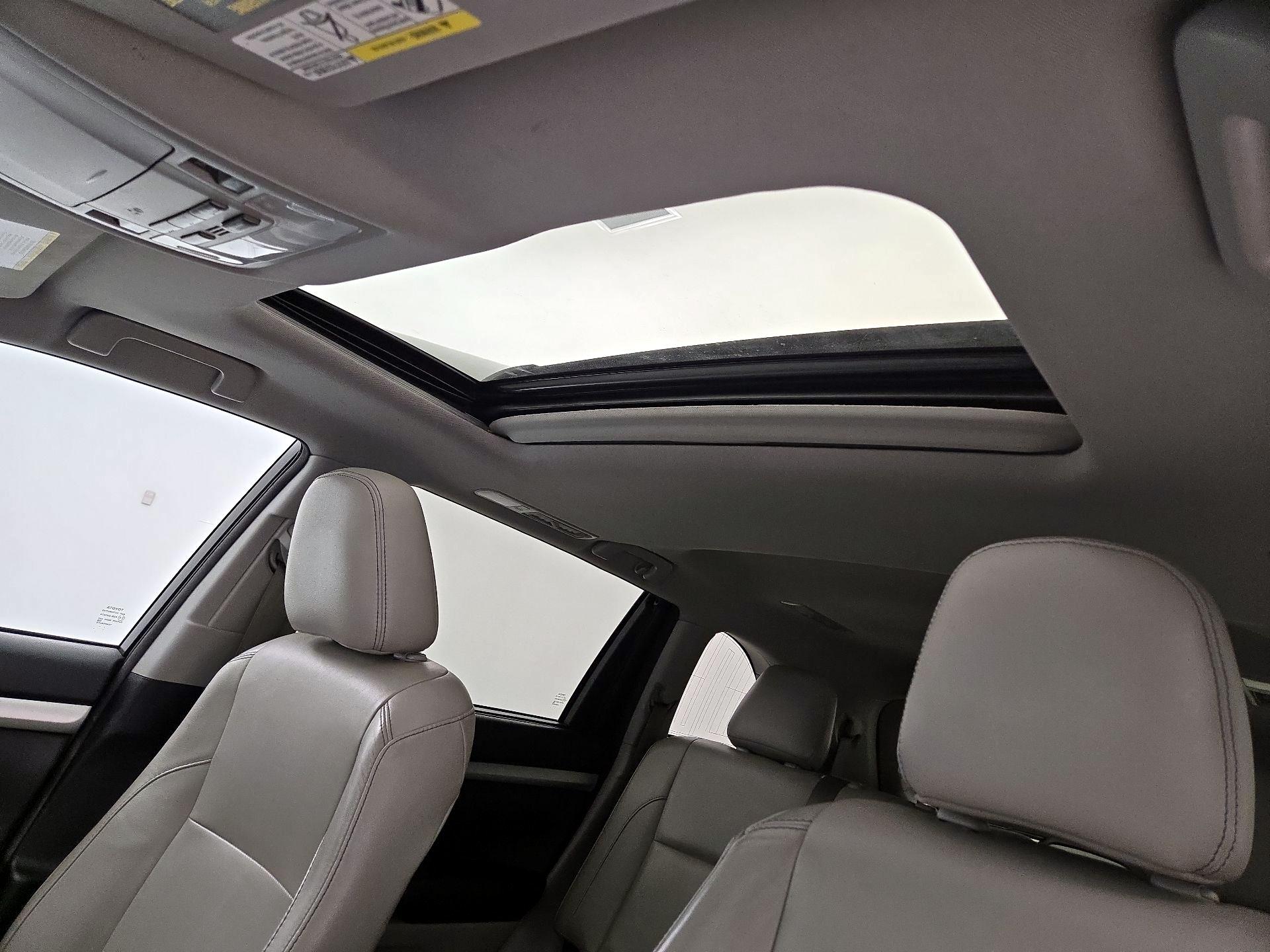 Thumbnail: 2016 Toyota Highlander - 20