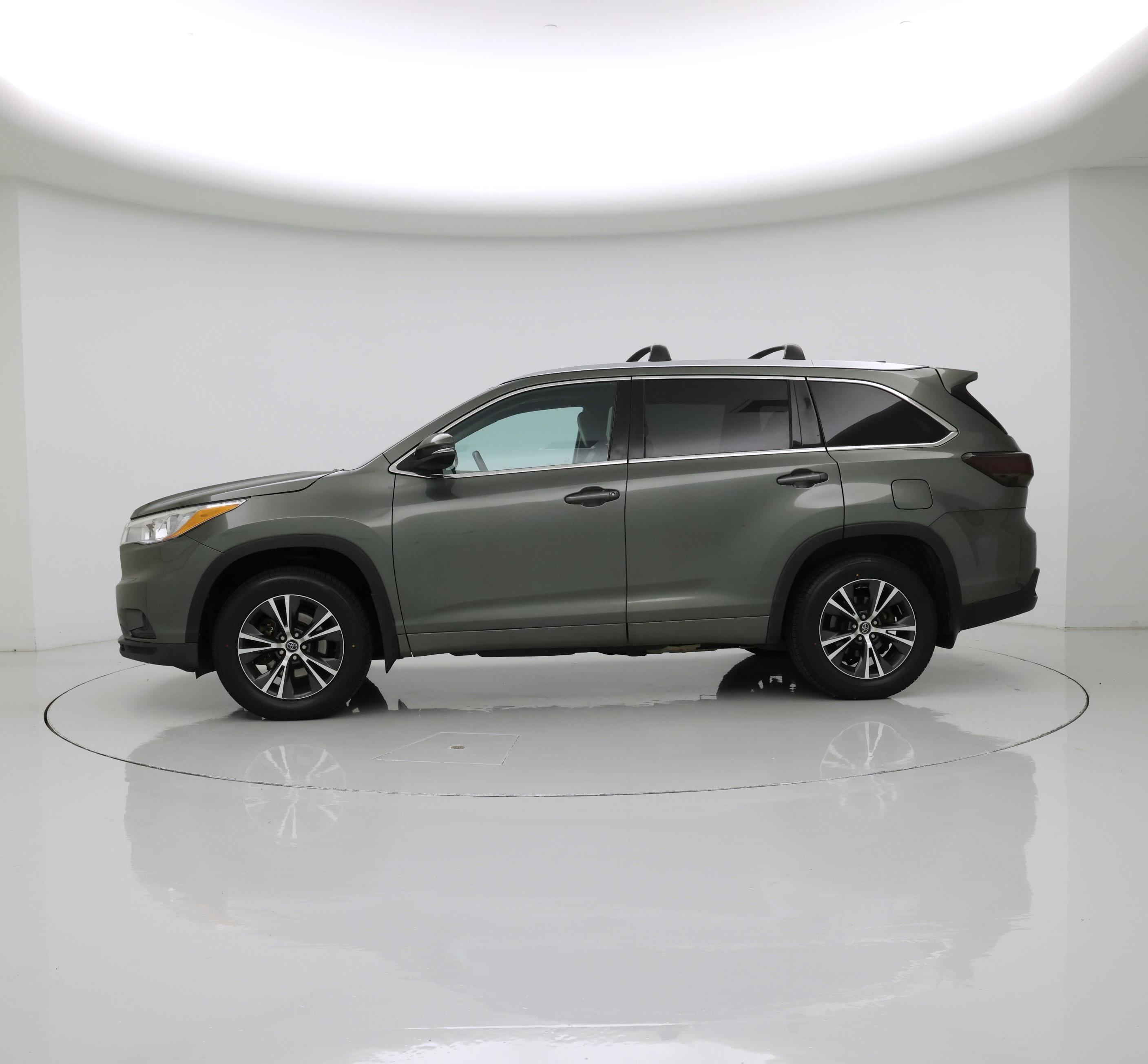 Thumbnail: 2016 Toyota Highlander - 3