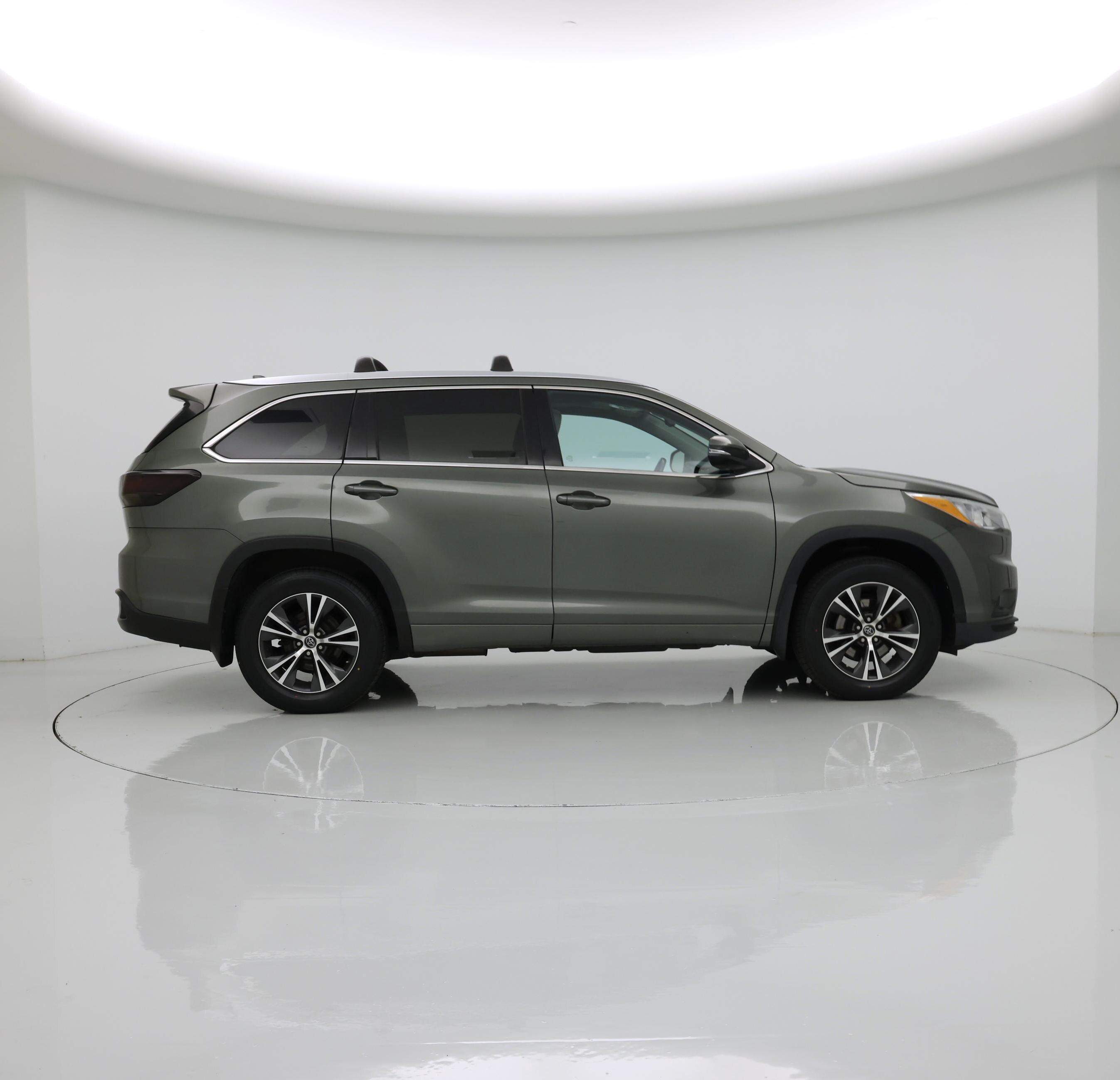 Thumbnail: 2016 Toyota Highlander - 7