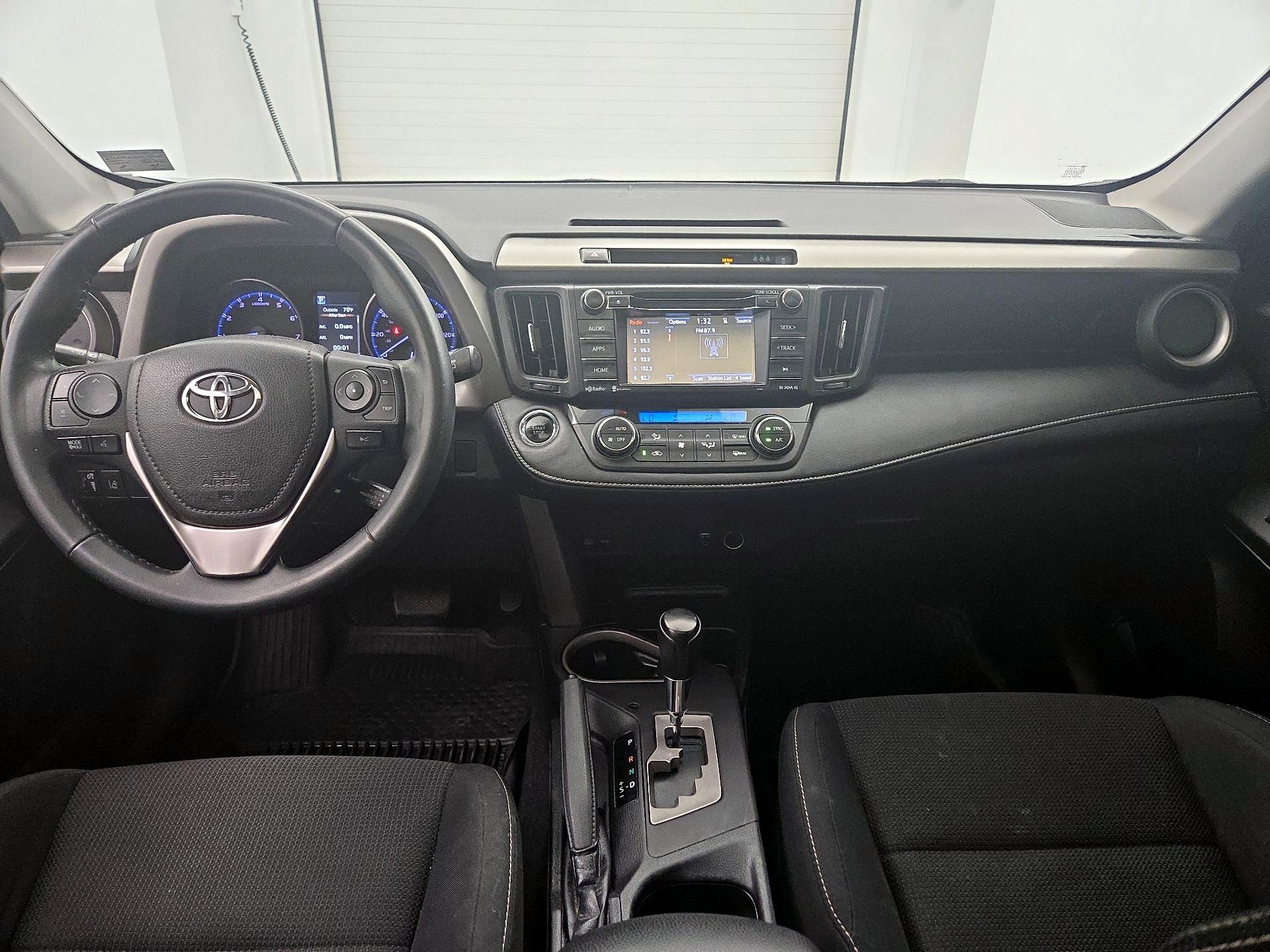 Thumbnail: 2018 Toyota RAV4 - 9