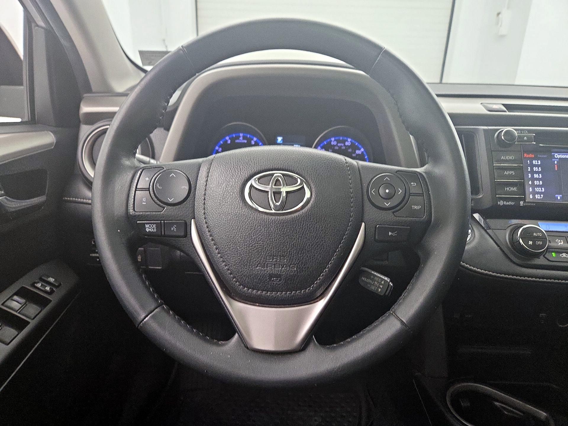 Thumbnail: 2018 Toyota RAV4 - 10