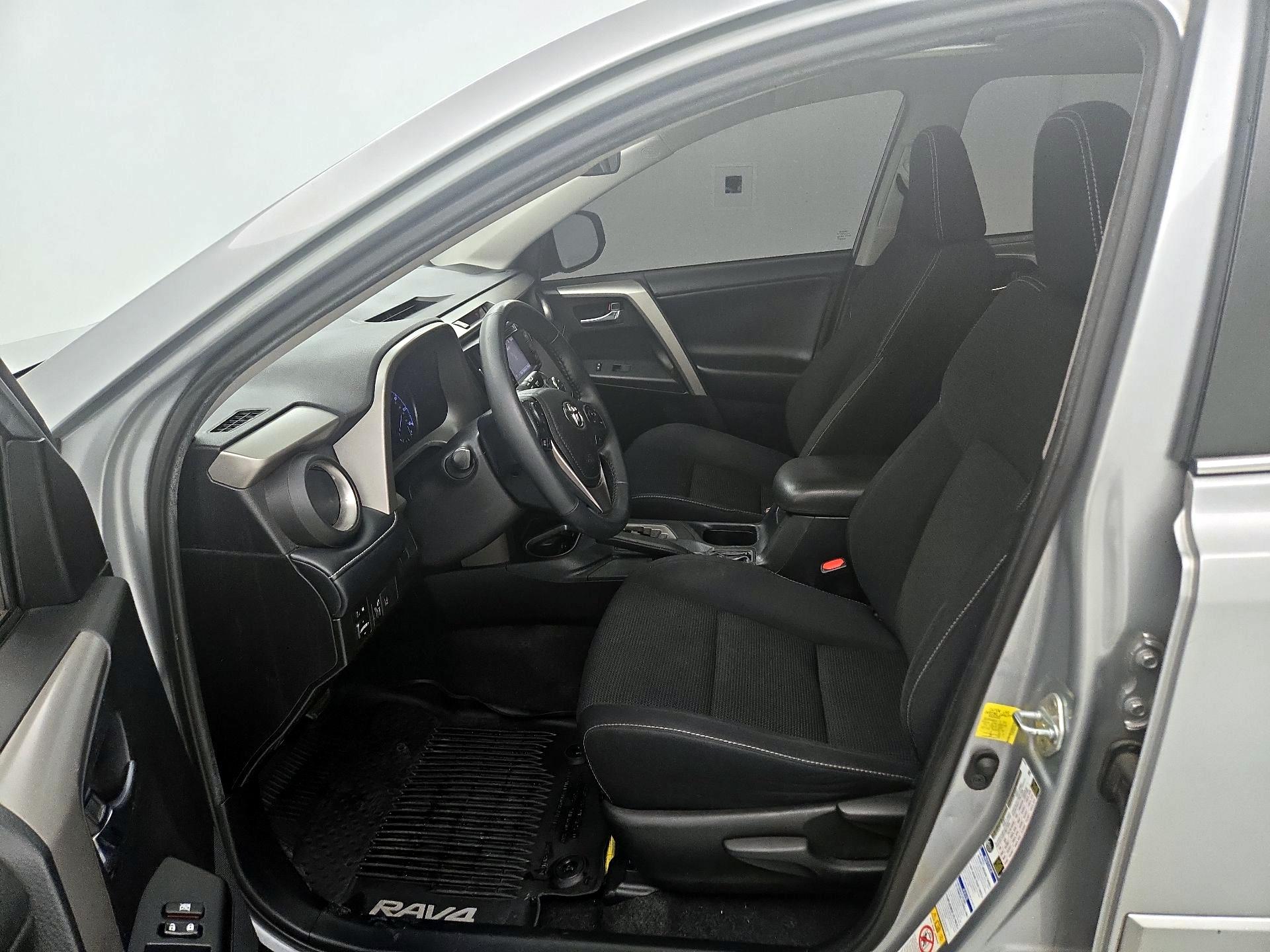 Thumbnail: 2018 Toyota RAV4 - 11