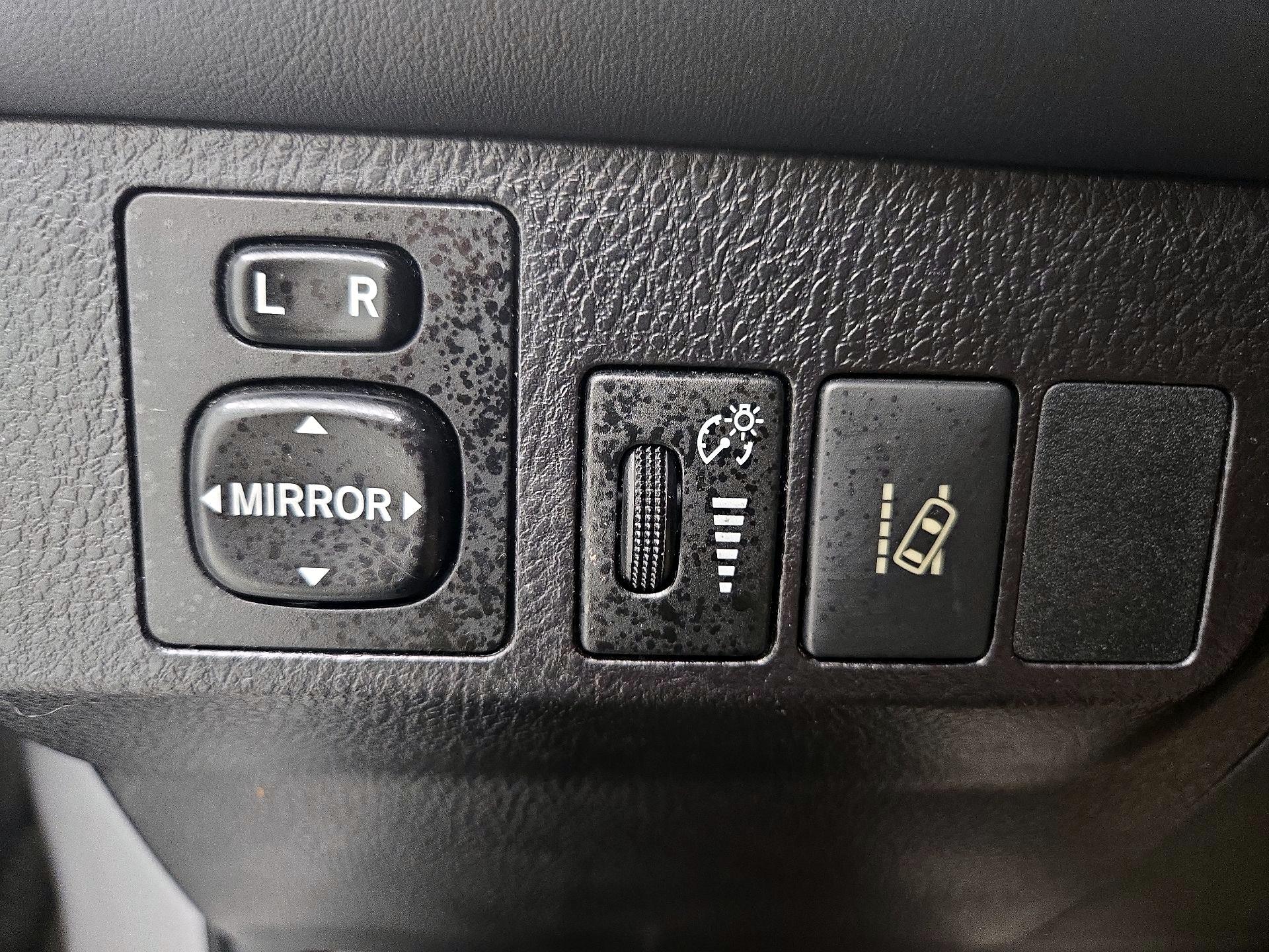 Thumbnail: 2018 Toyota RAV4 - 13