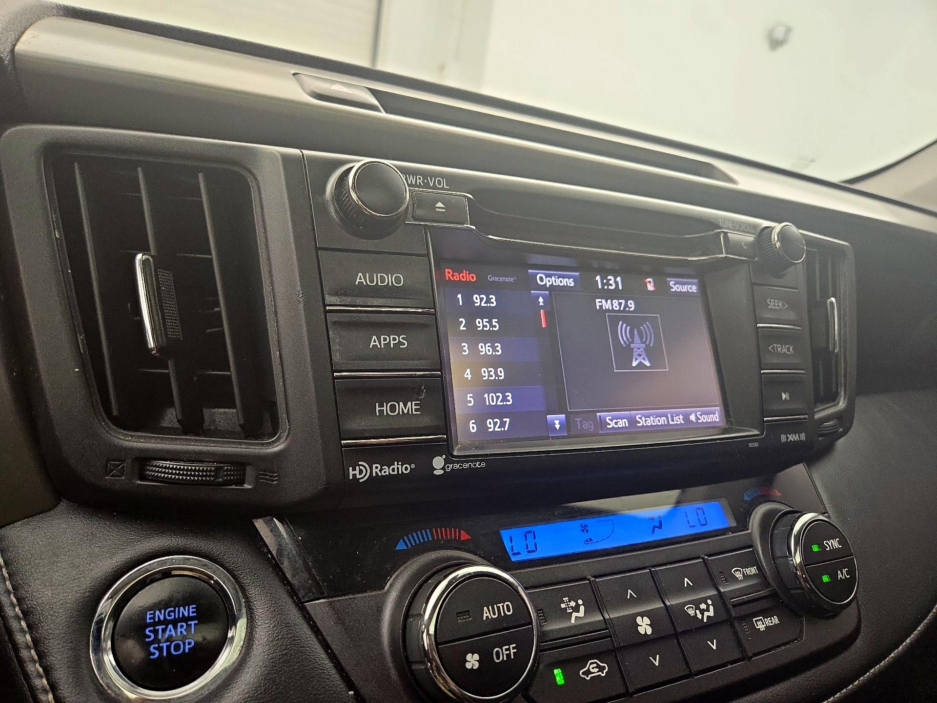 Thumbnail: 2018 Toyota RAV4 - 15