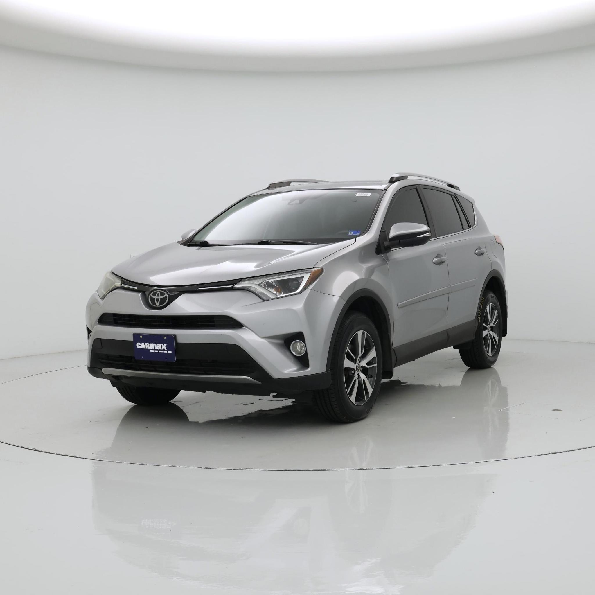 Thumbnail: 2018 Toyota RAV4 - 4