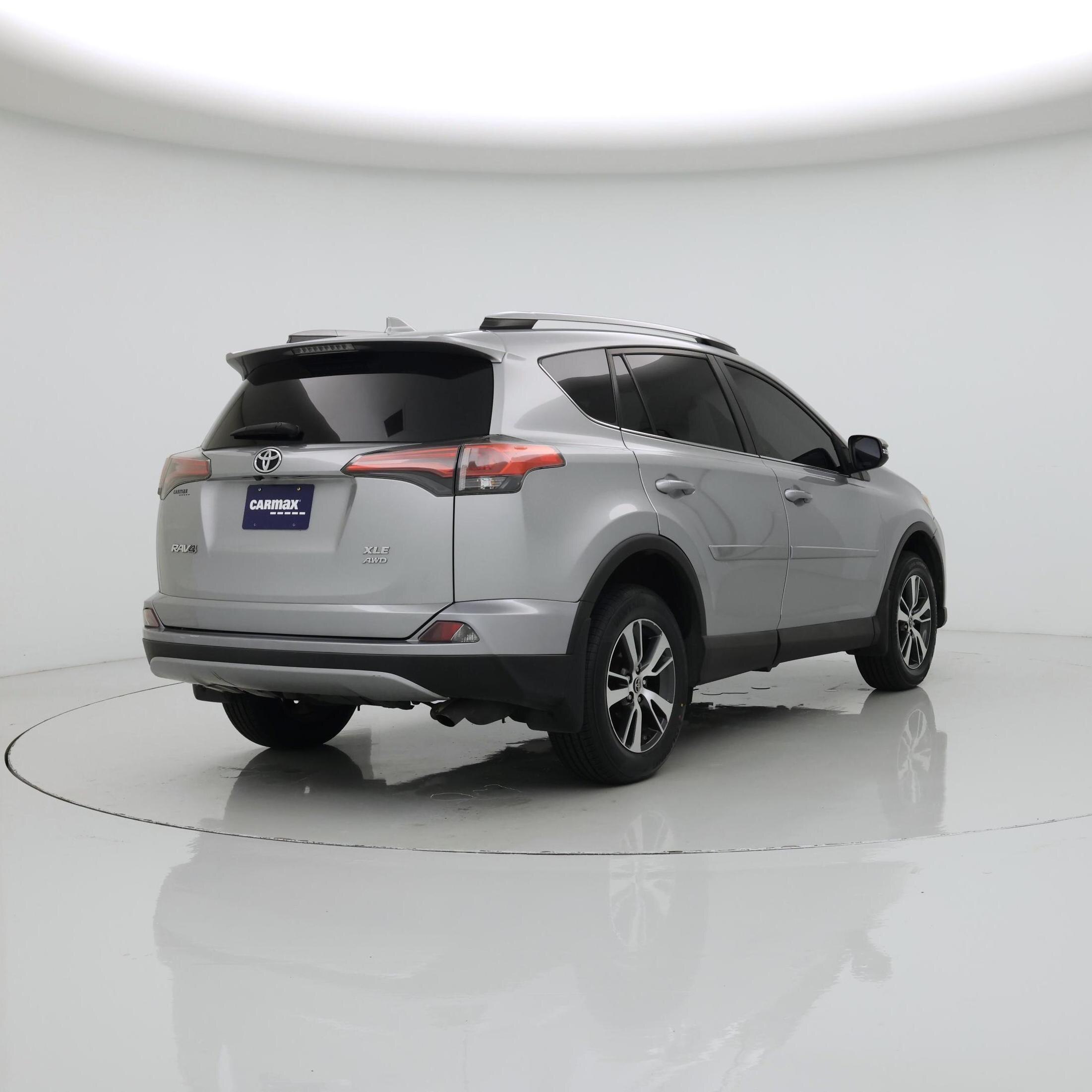 Thumbnail: 2018 Toyota RAV4 - 8
