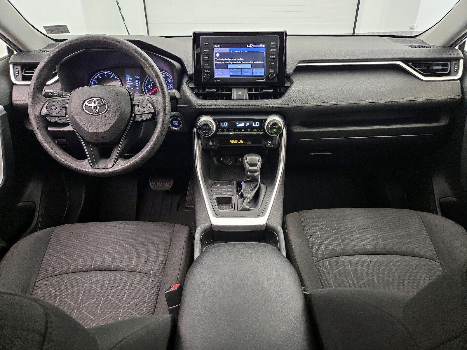 2020 Toyota RAV4 XLE - Photo 10