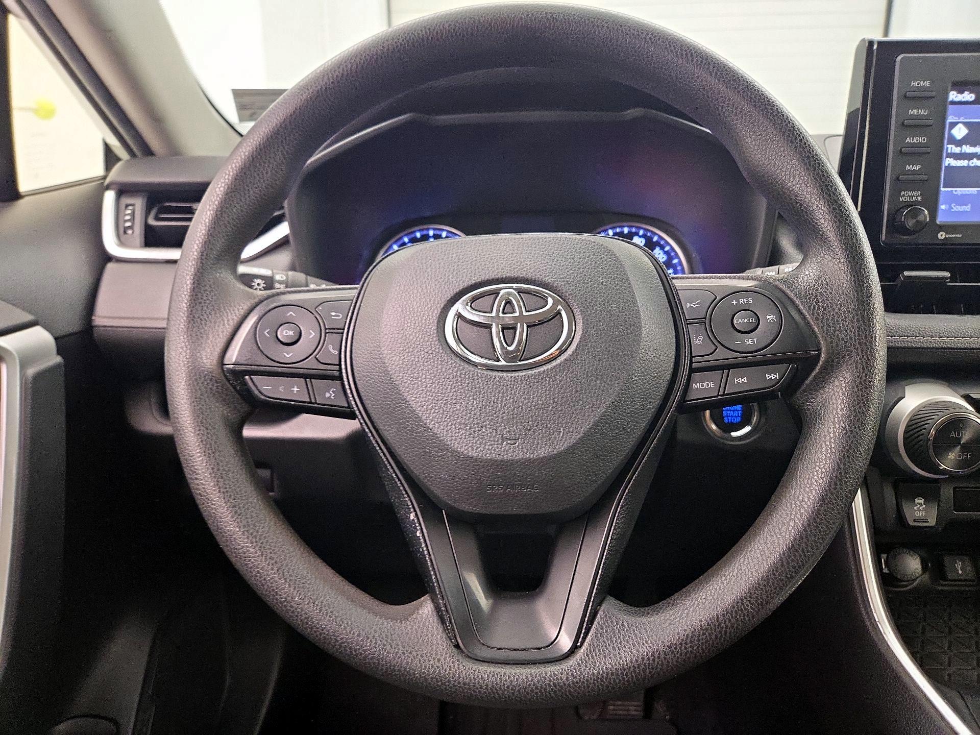Thumbnail: 2020 Toyota RAV4 - 10