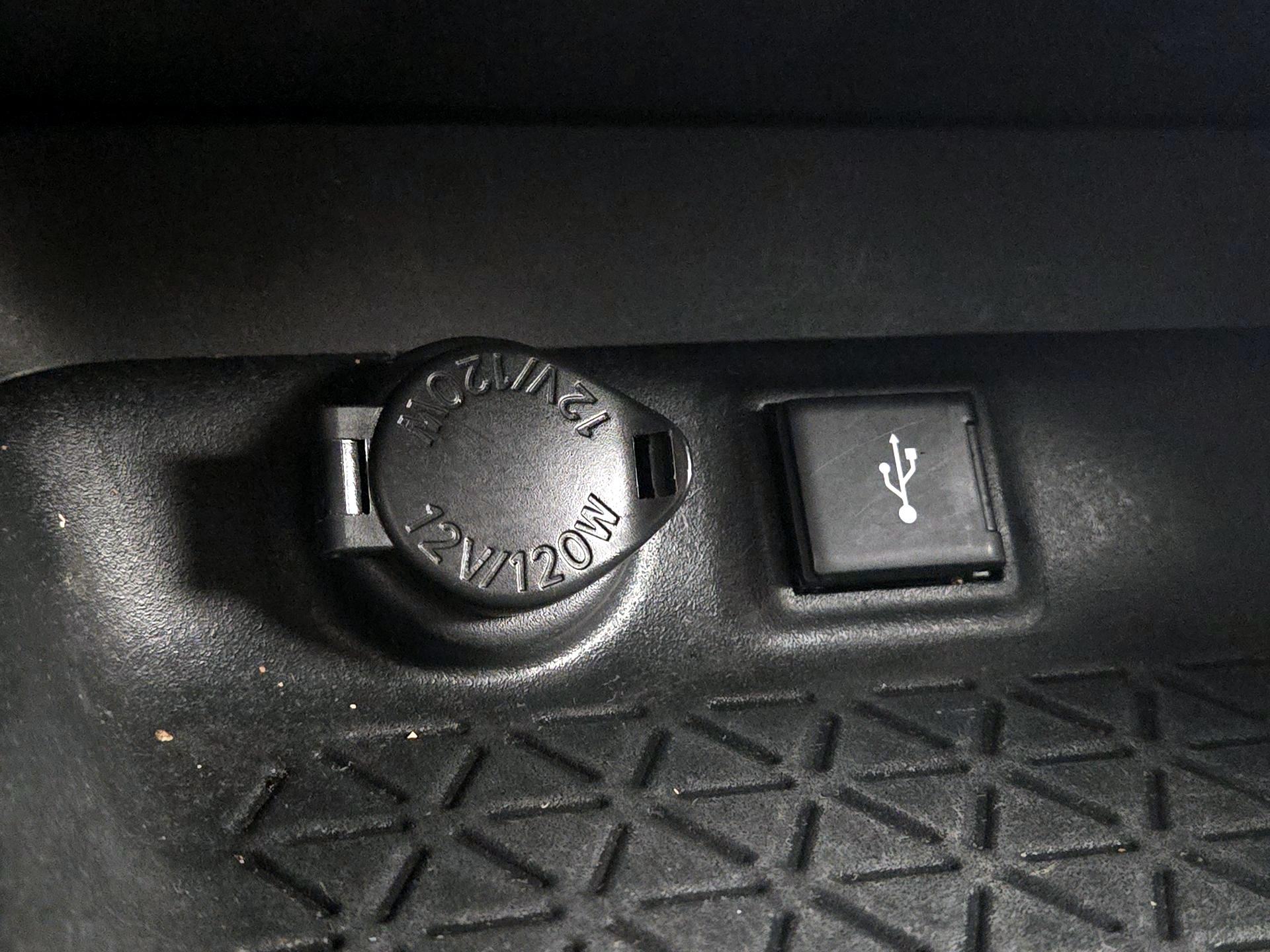 Thumbnail: 2020 Toyota RAV4 - 18