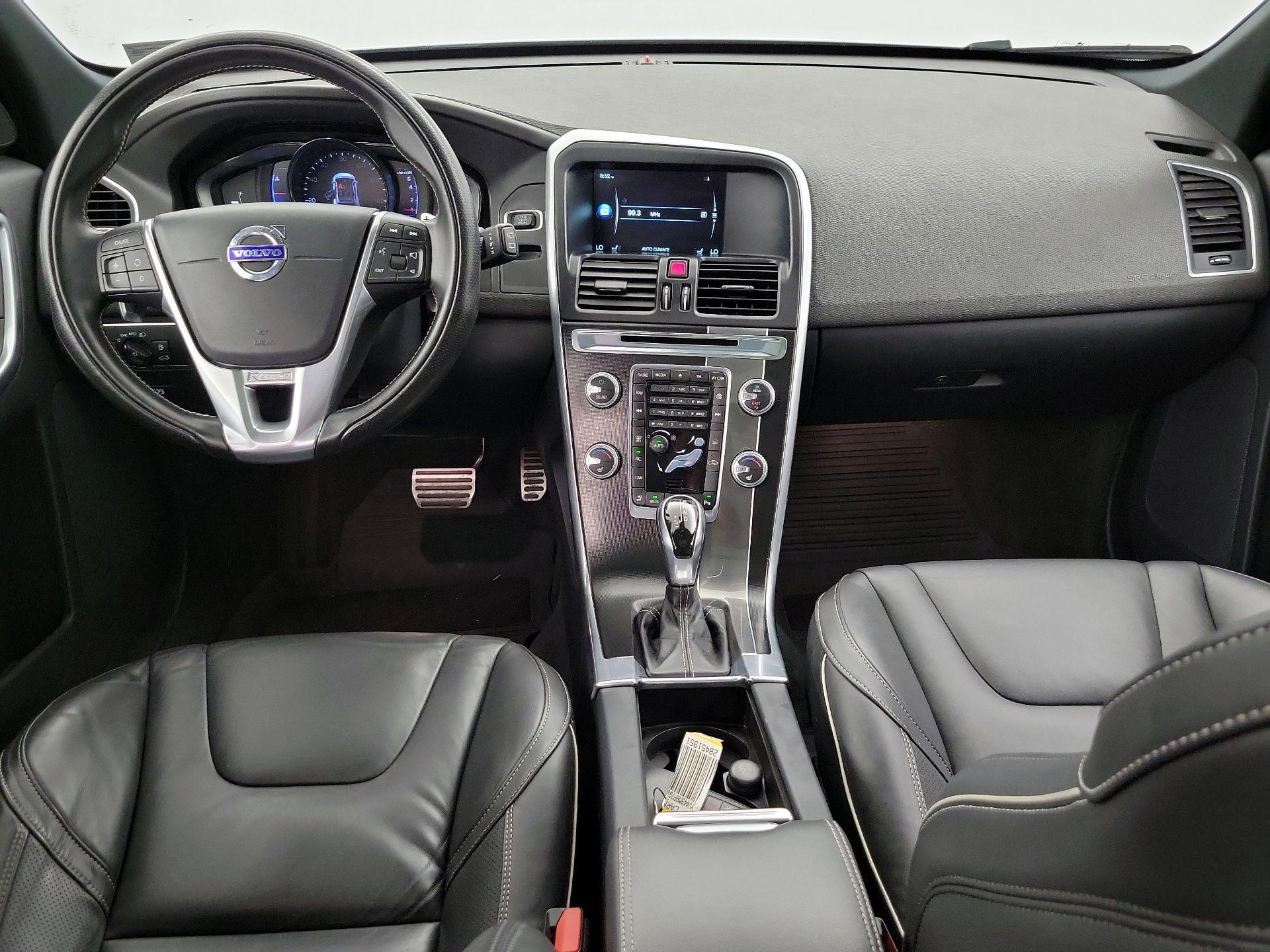 Thumbnail: 2016 Volvo XC60 - 9