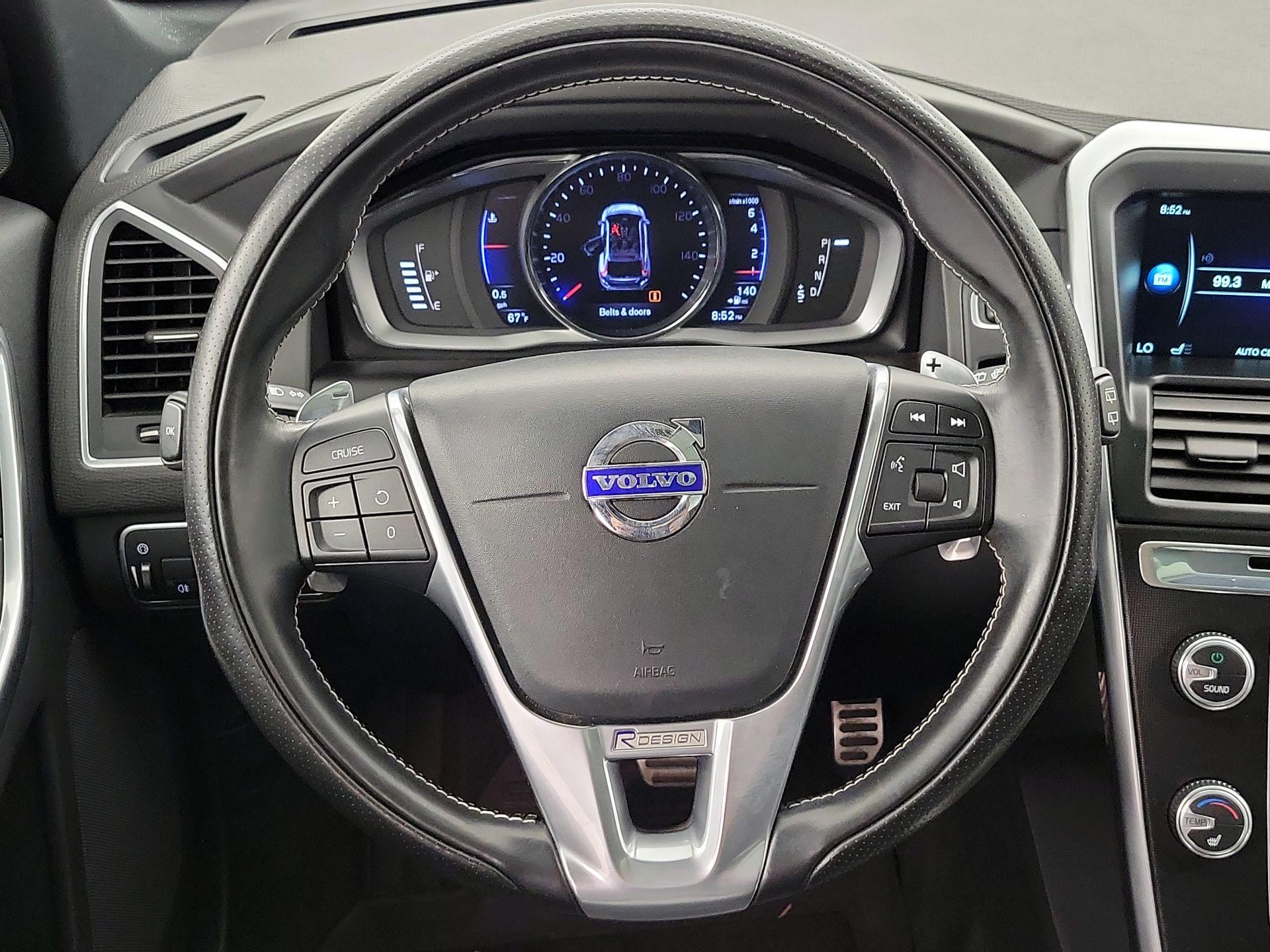 Thumbnail: 2016 Volvo XC60 - 10