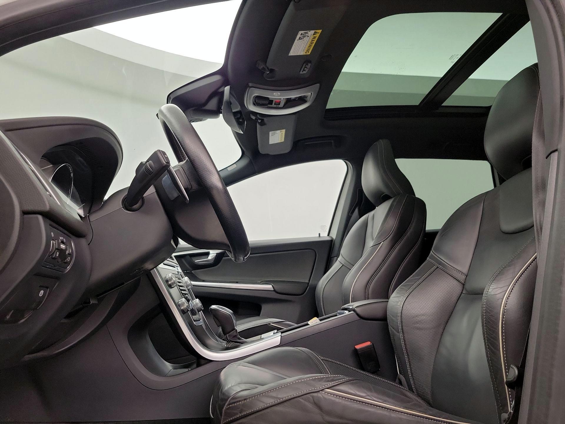 Thumbnail: 2016 Volvo XC60 - 18