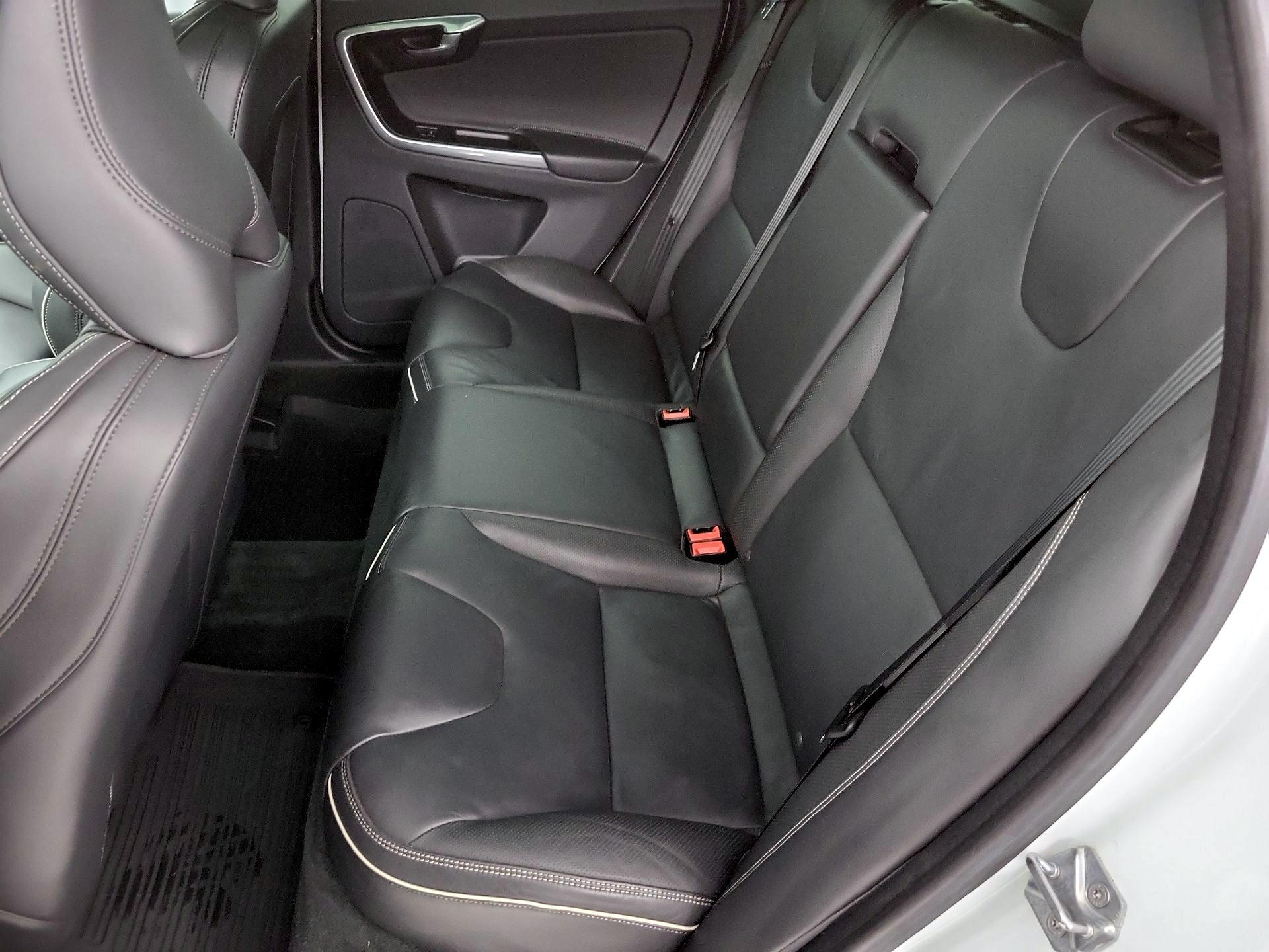 Thumbnail: 2016 Volvo XC60 - 19