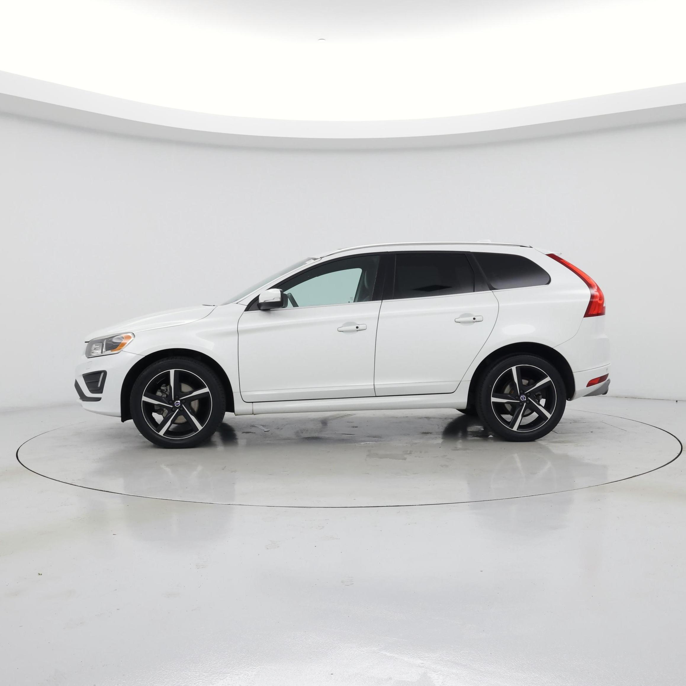 Thumbnail: 2016 Volvo XC60 - 3