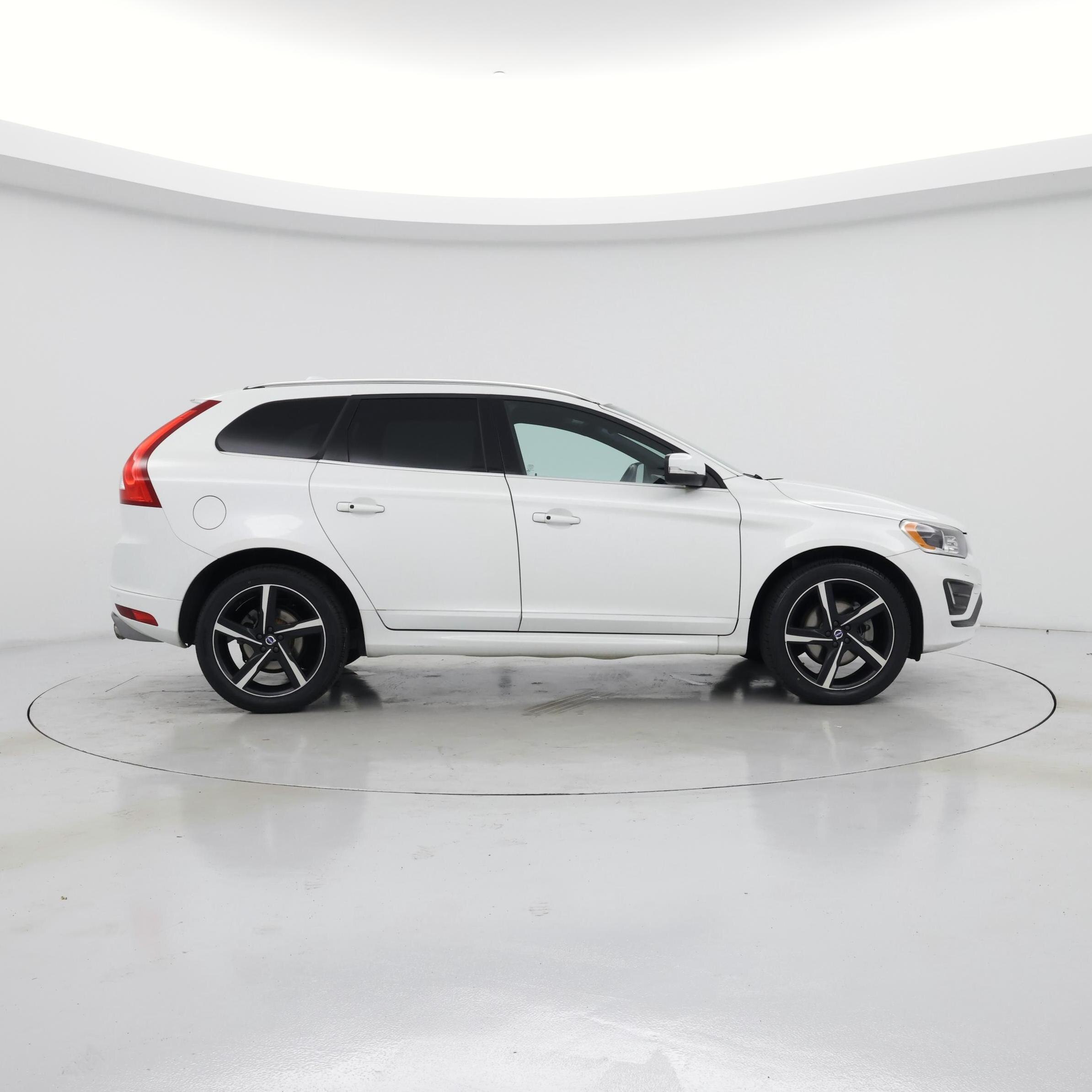 Thumbnail: 2016 Volvo XC60 - 7
