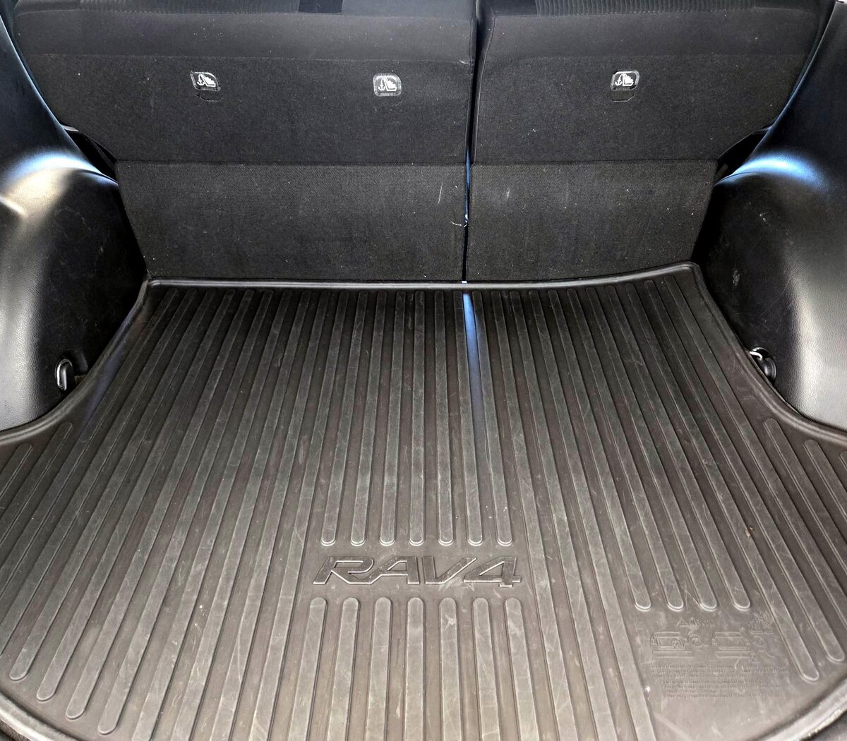 Trunk/Cargo (Seats Up)