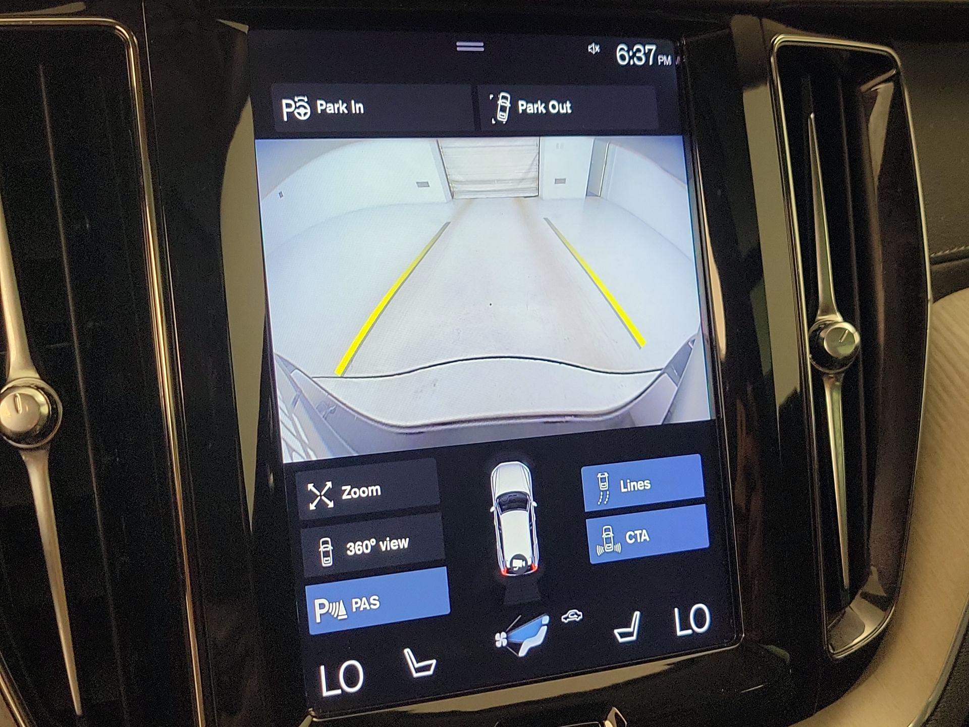 Thumbnail: 2019 Volvo XC60 - 15