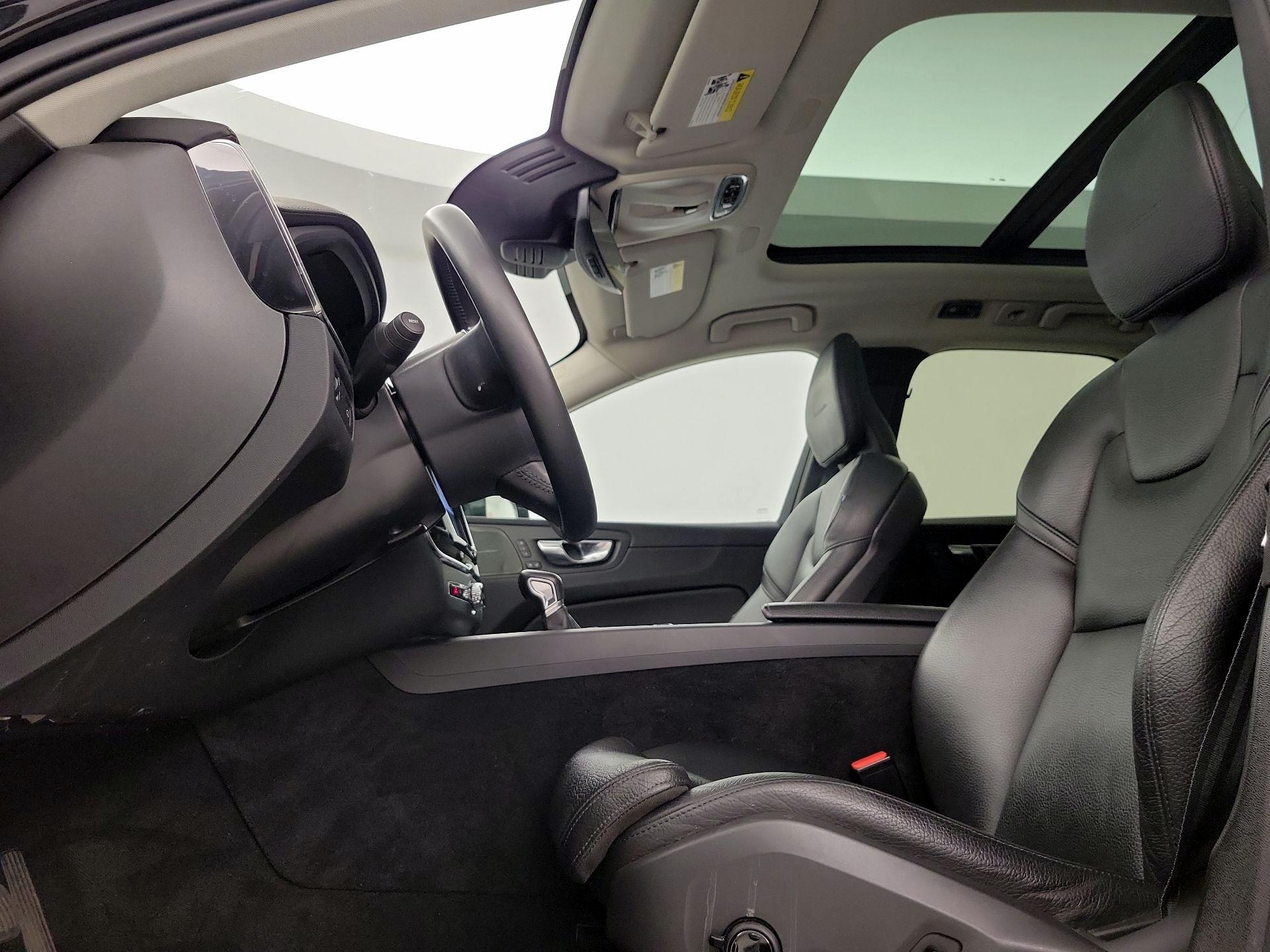 Thumbnail: 2019 Volvo XC60 - 20