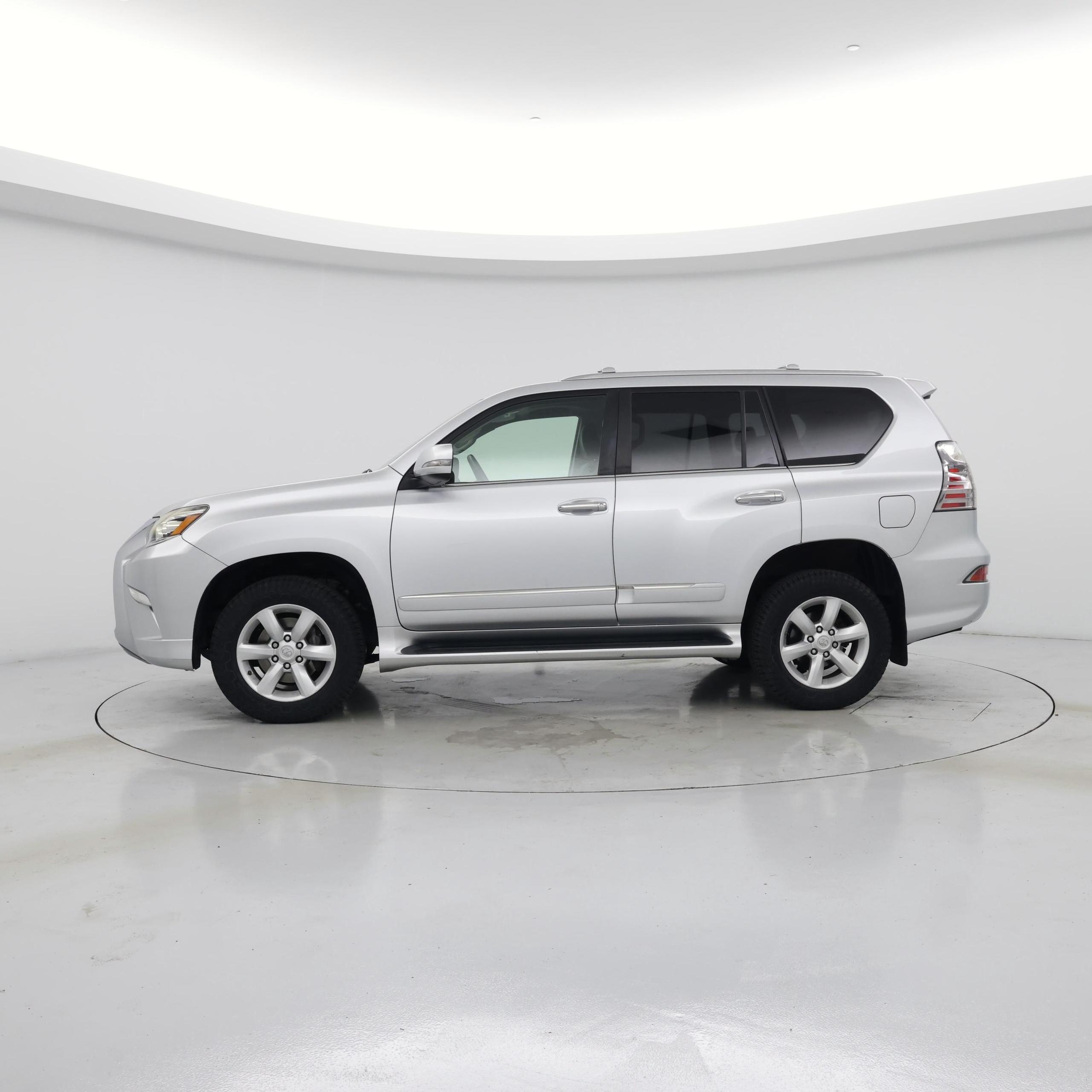 Thumbnail: 2016 Lexus GX - 3