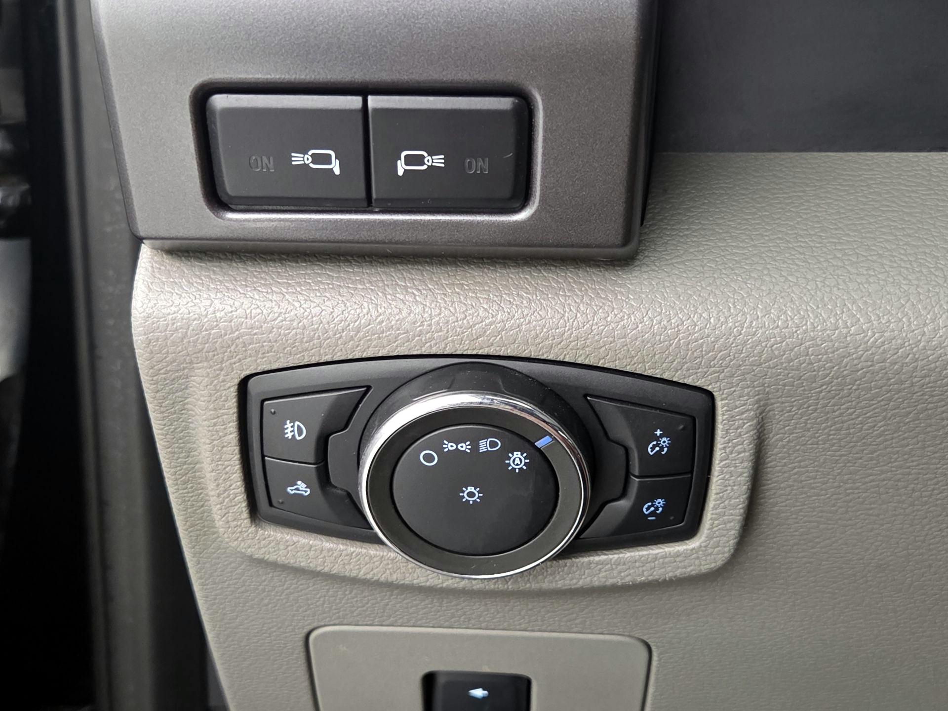 Thumbnail: 2016 Ford F-150 - 13