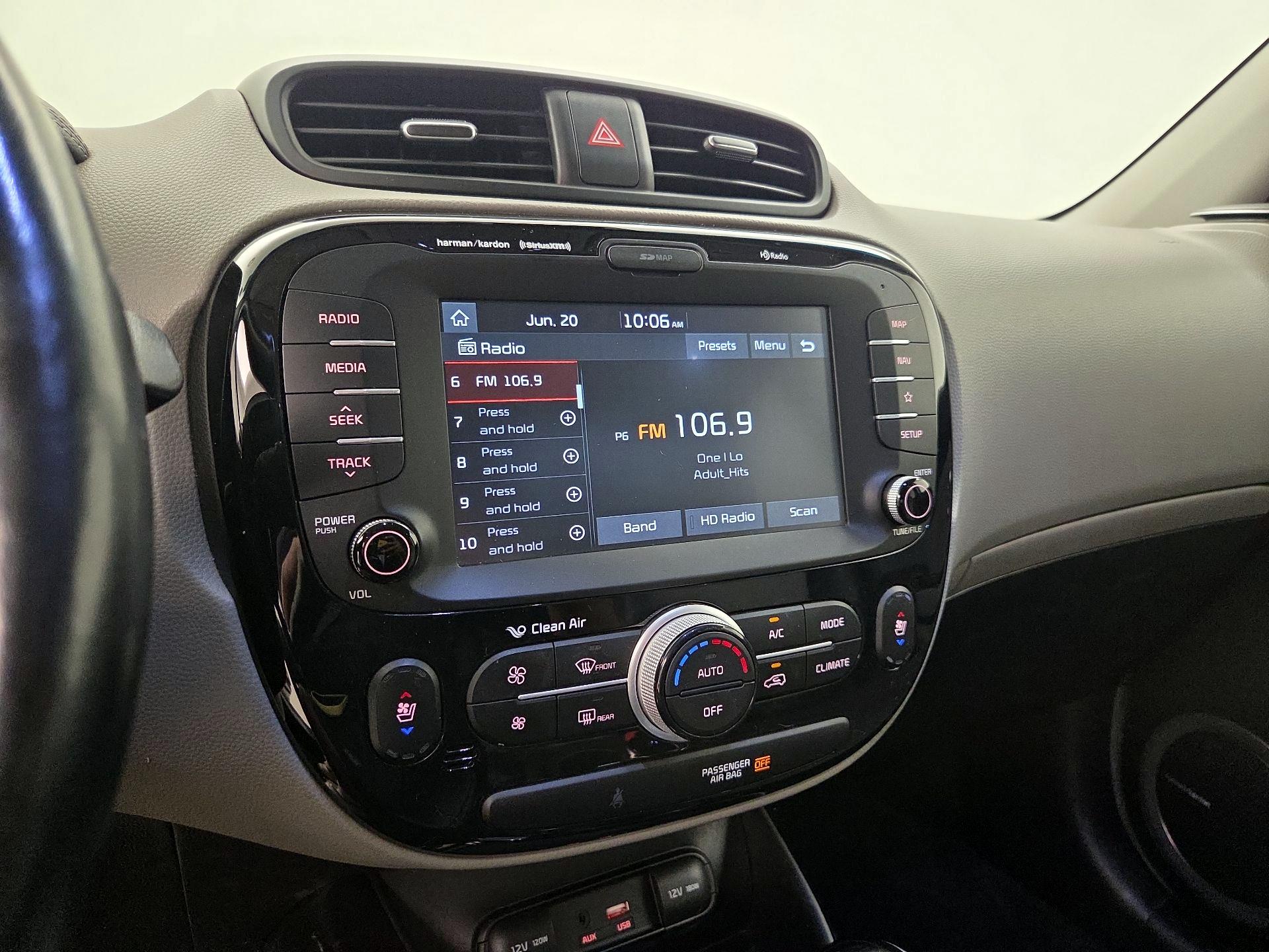 Thumbnail: 2018 Kia Soul - 16
