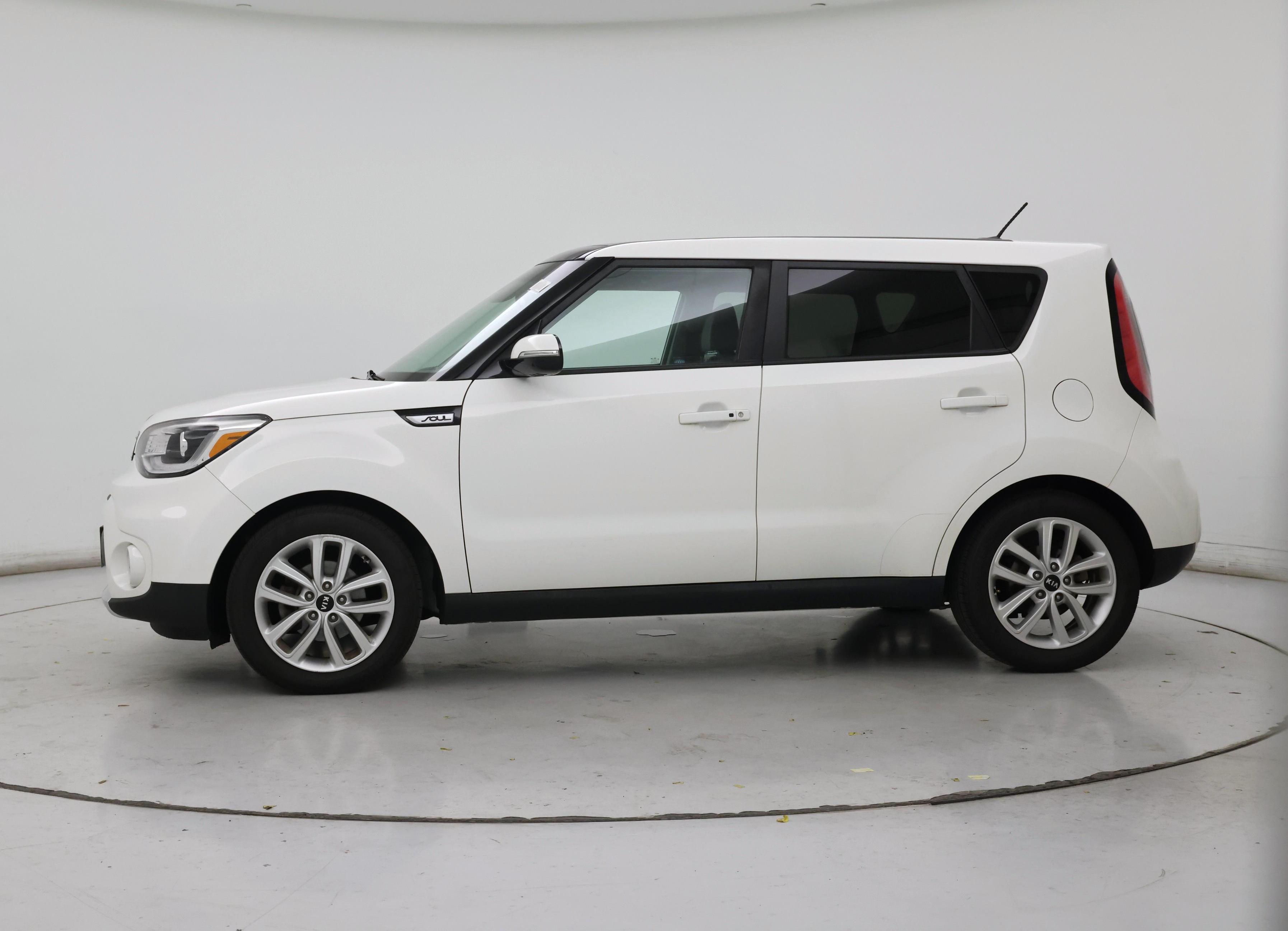Thumbnail: 2018 Kia Soul - 3