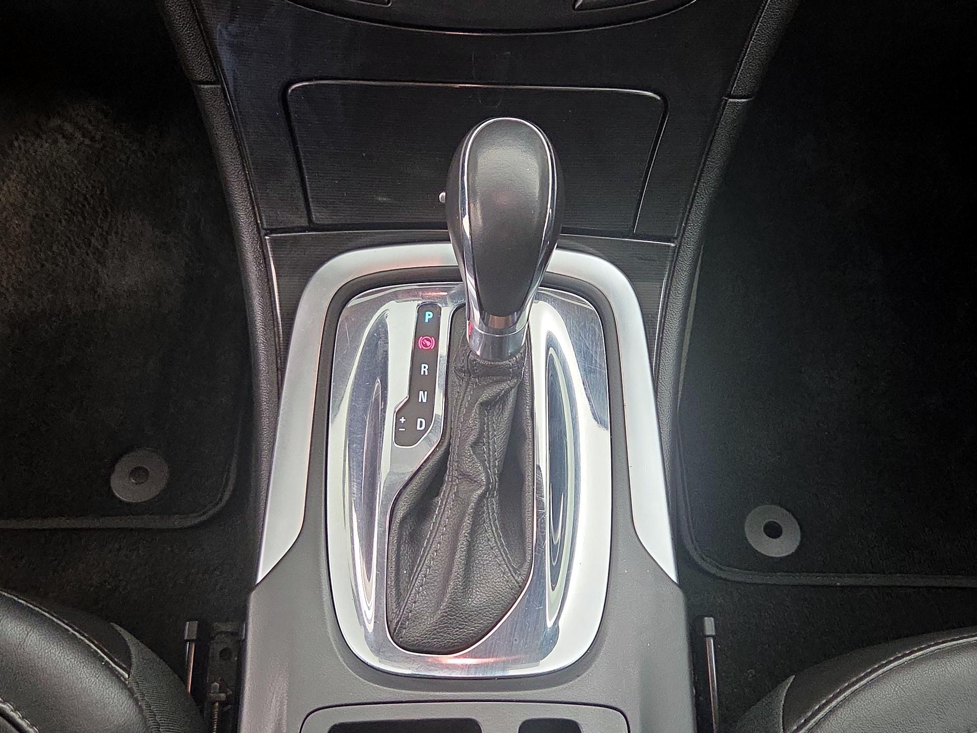 Thumbnail: 2015 Buick Regal - 17