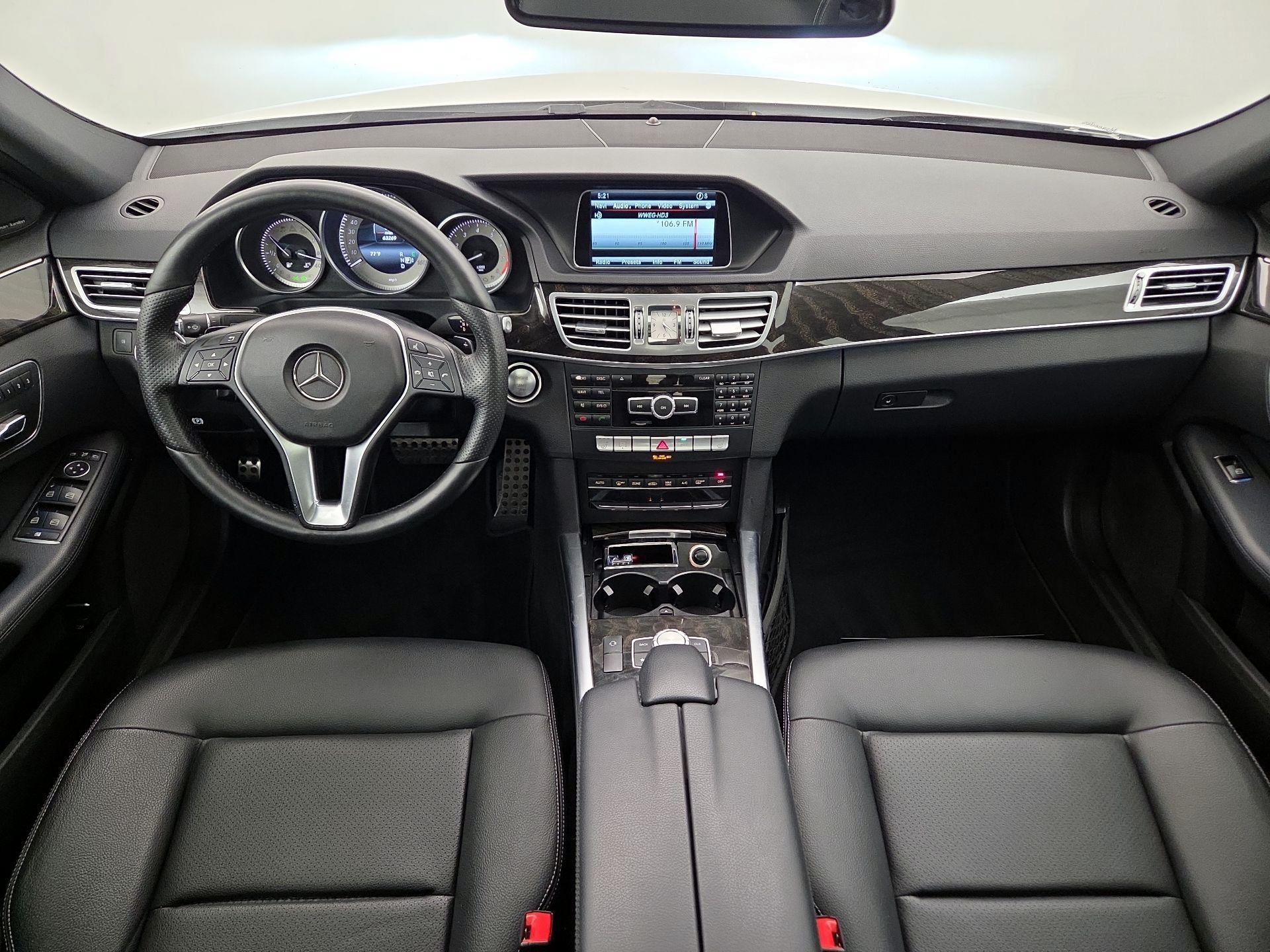Thumbnail: 2015 Mercedes-Benz E-Class - 9