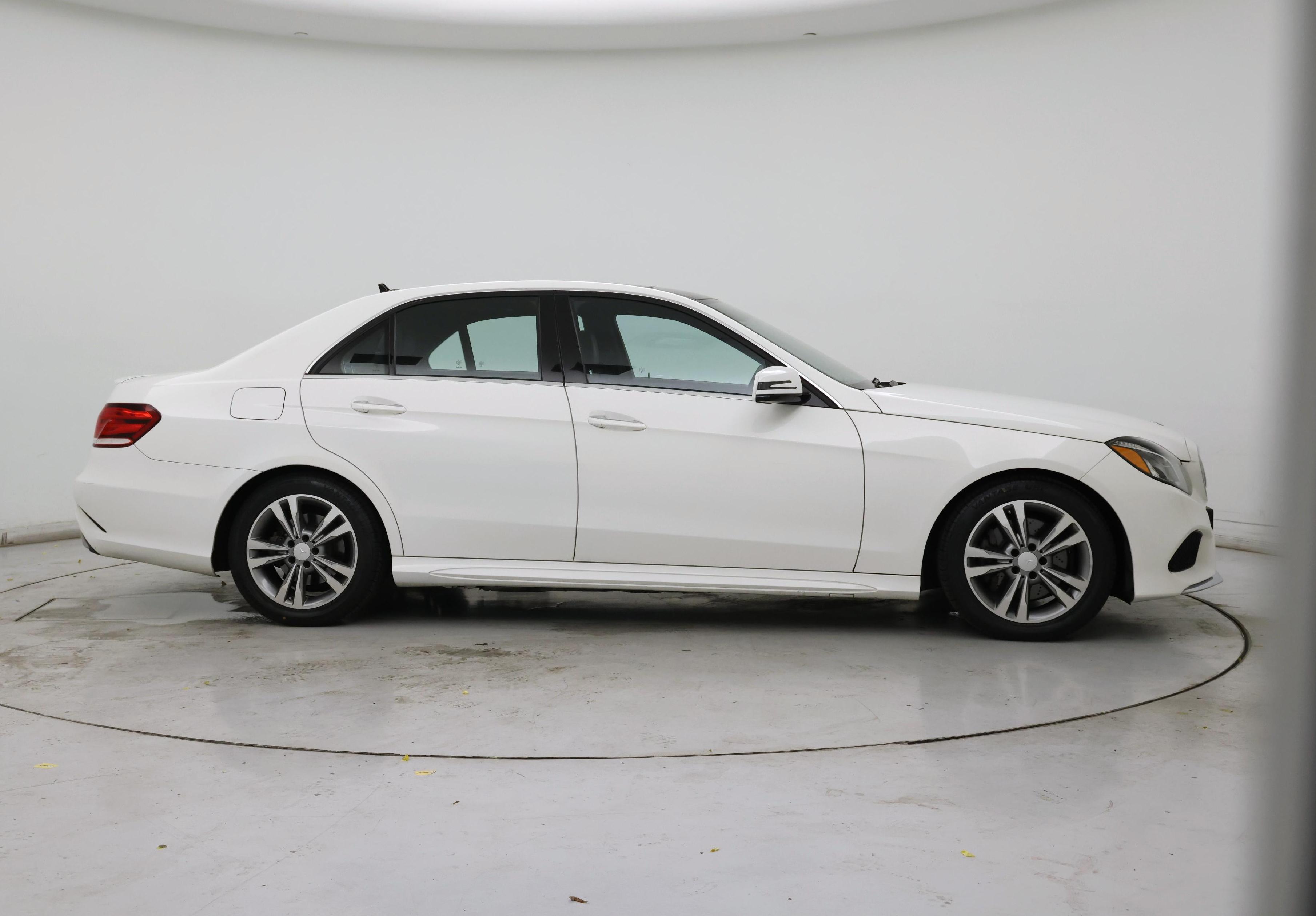 Thumbnail: 2015 Mercedes-Benz E-Class - 7